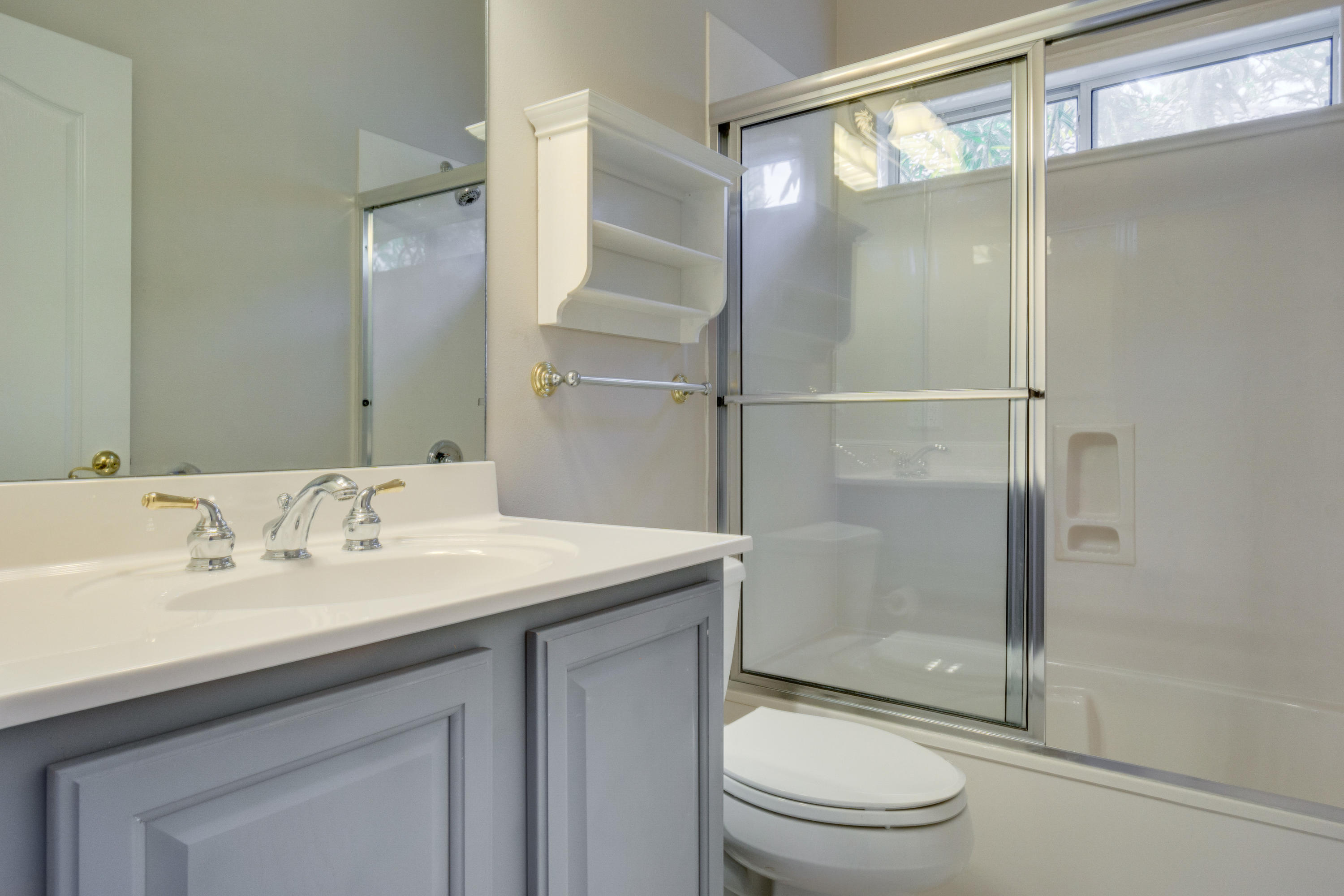 EMERALD LAKES - Residential