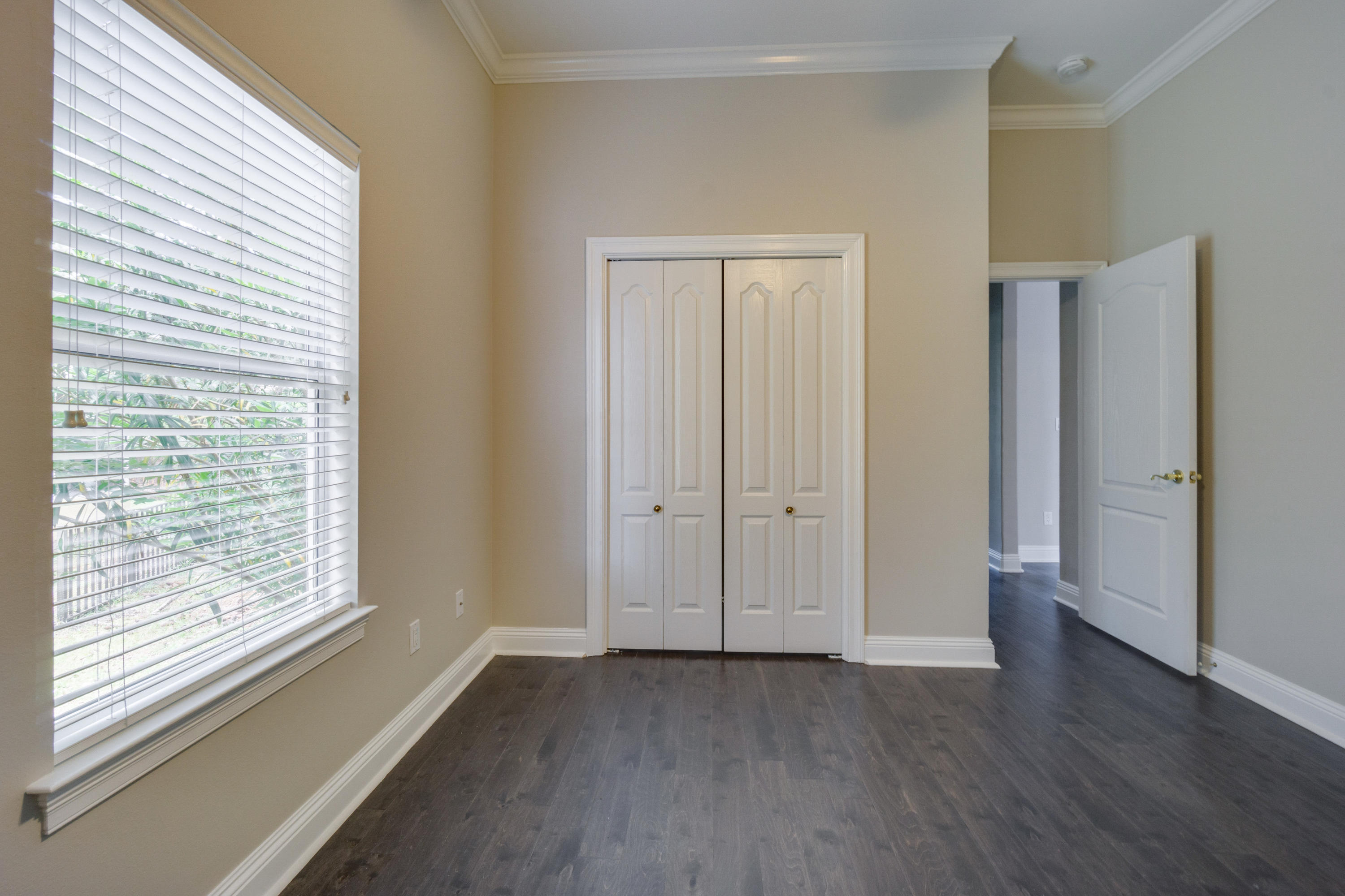 EMERALD LAKES - Residential