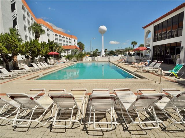 EL MATADOR CONDO - Residential