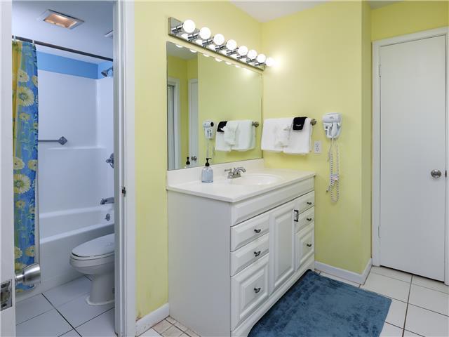 EL MATADOR CONDO - Residential