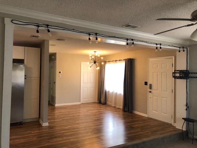 OAKLAND HEIGHTS - Residential Lease