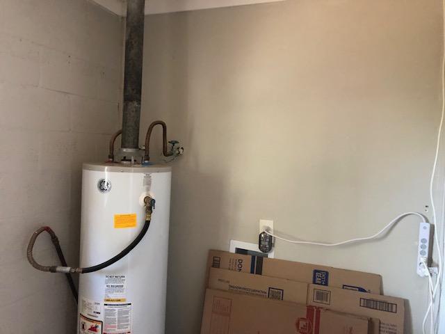 OAKLAND HEIGHTS - Residential Lease