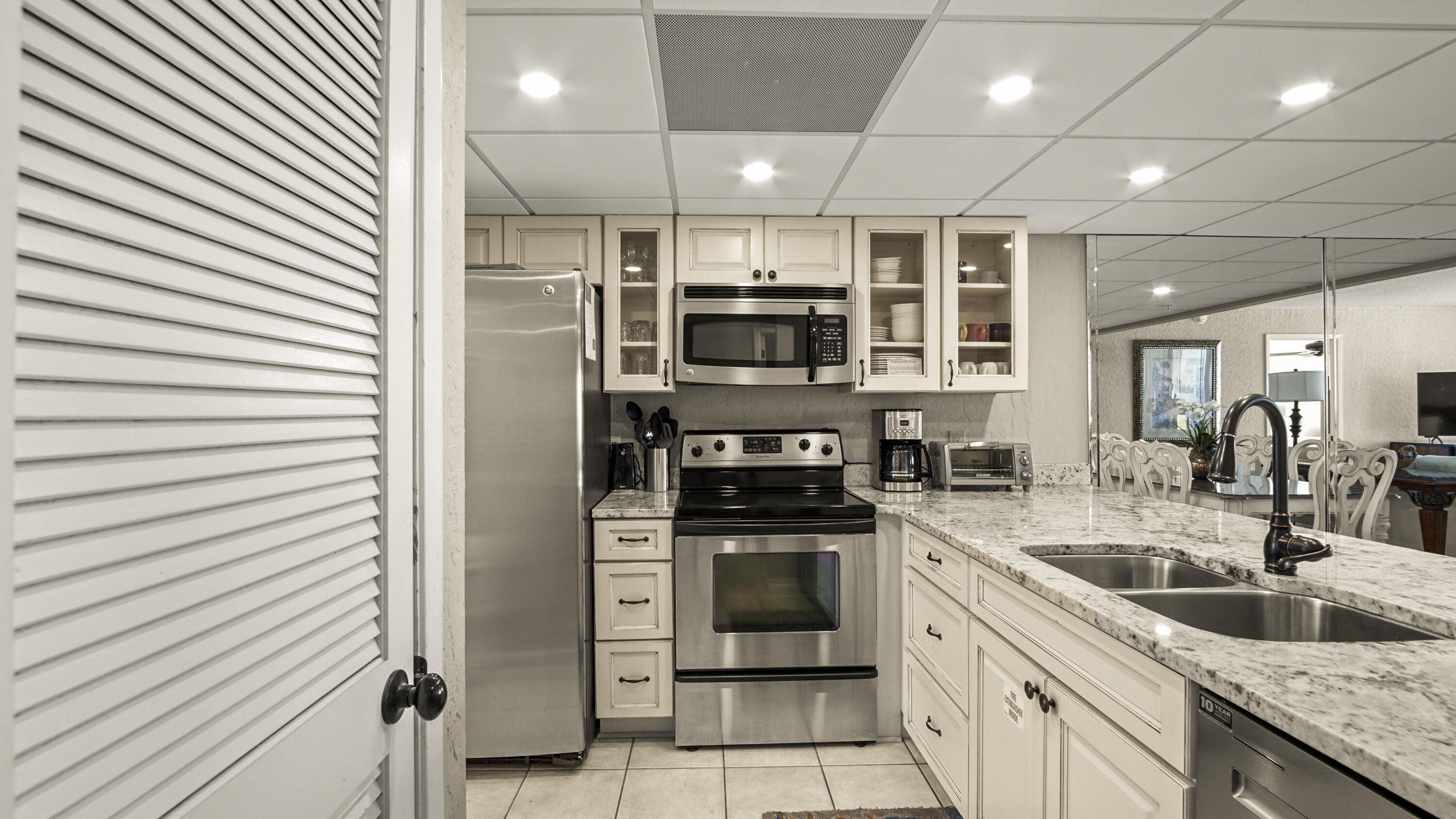 EDGEWATER TOWER 3 - Residential