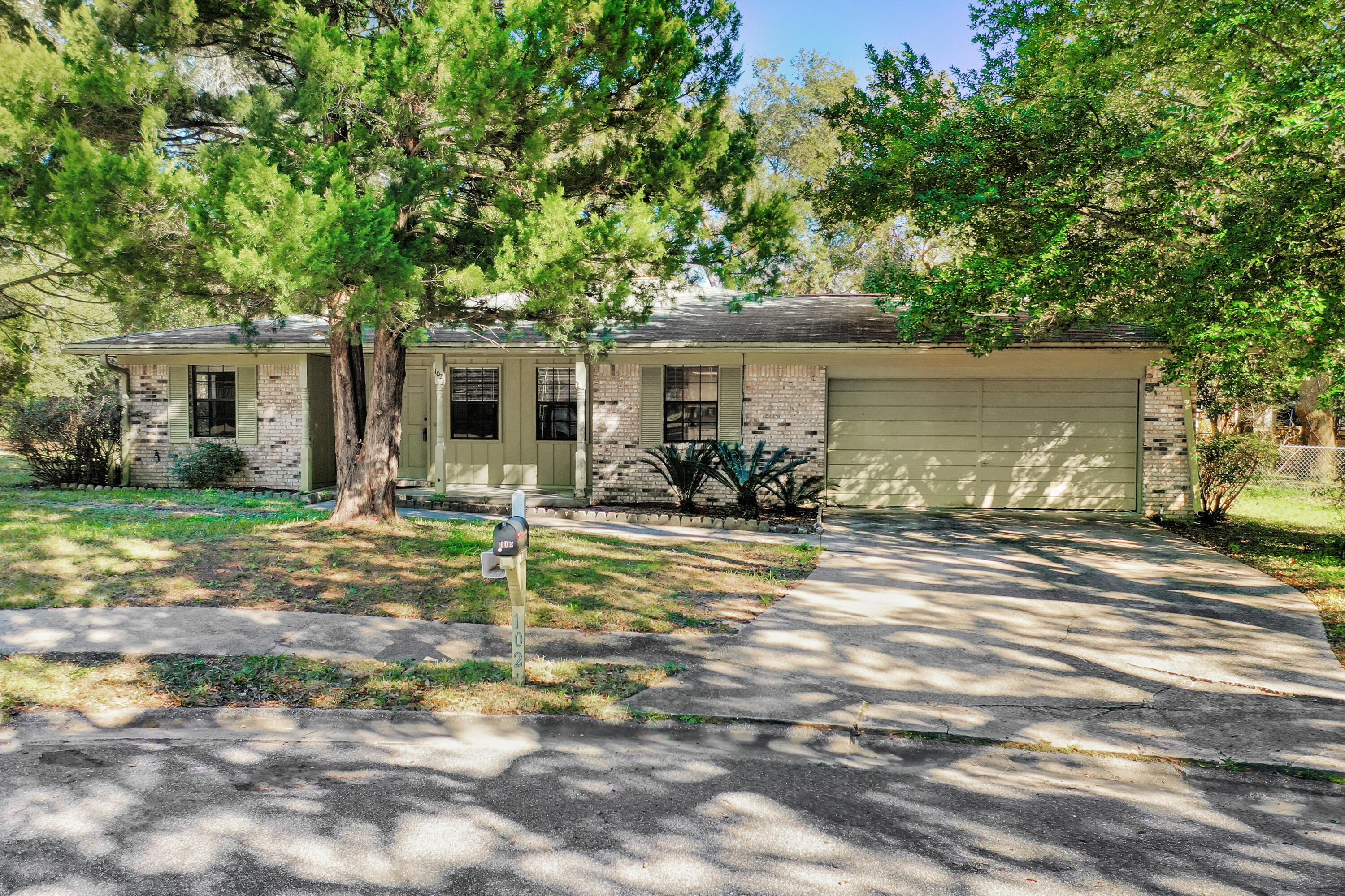 Welcome to 102 Little John Court, a delightful 3-bedroom, 2-bath home situated in the heart of Niceville. Offering 1,909 square feet of living space on a spacious .37-acre lot, this property provides plenty of room to relax and entertain. The home features an expansive family room, a separate living/dining area, a versatile bonus room, and a screened porch that serves as a tranquil retreat.Centrally located, this property offers convenient access to Niceville's local amenities, parks, and schools. Having been a rental property in recent years, it presents an excellent opportunity for homeowners to add their personal touch or for investors to modernize and maximize its potential.Don't miss the chance to make this home your own or add it to your investment portfolio!