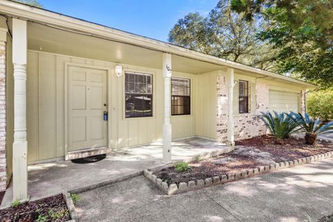 A home in Niceville