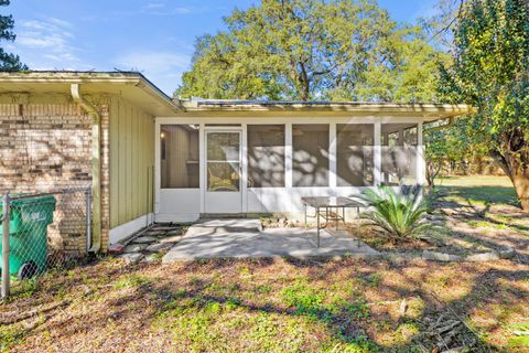 A home in Niceville