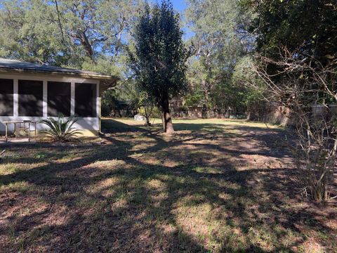 A home in Niceville