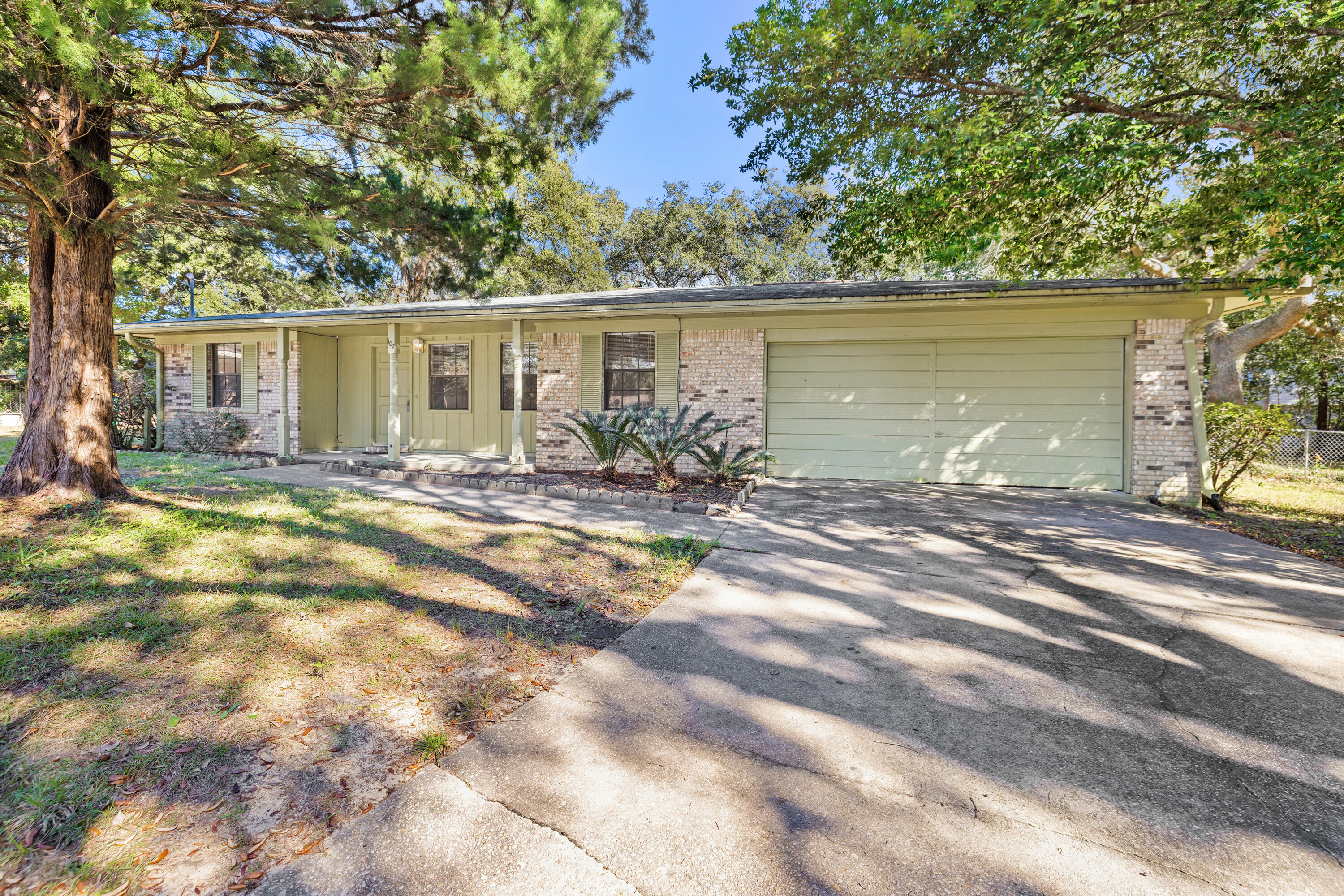 SHERWOOD FOREST - Residential