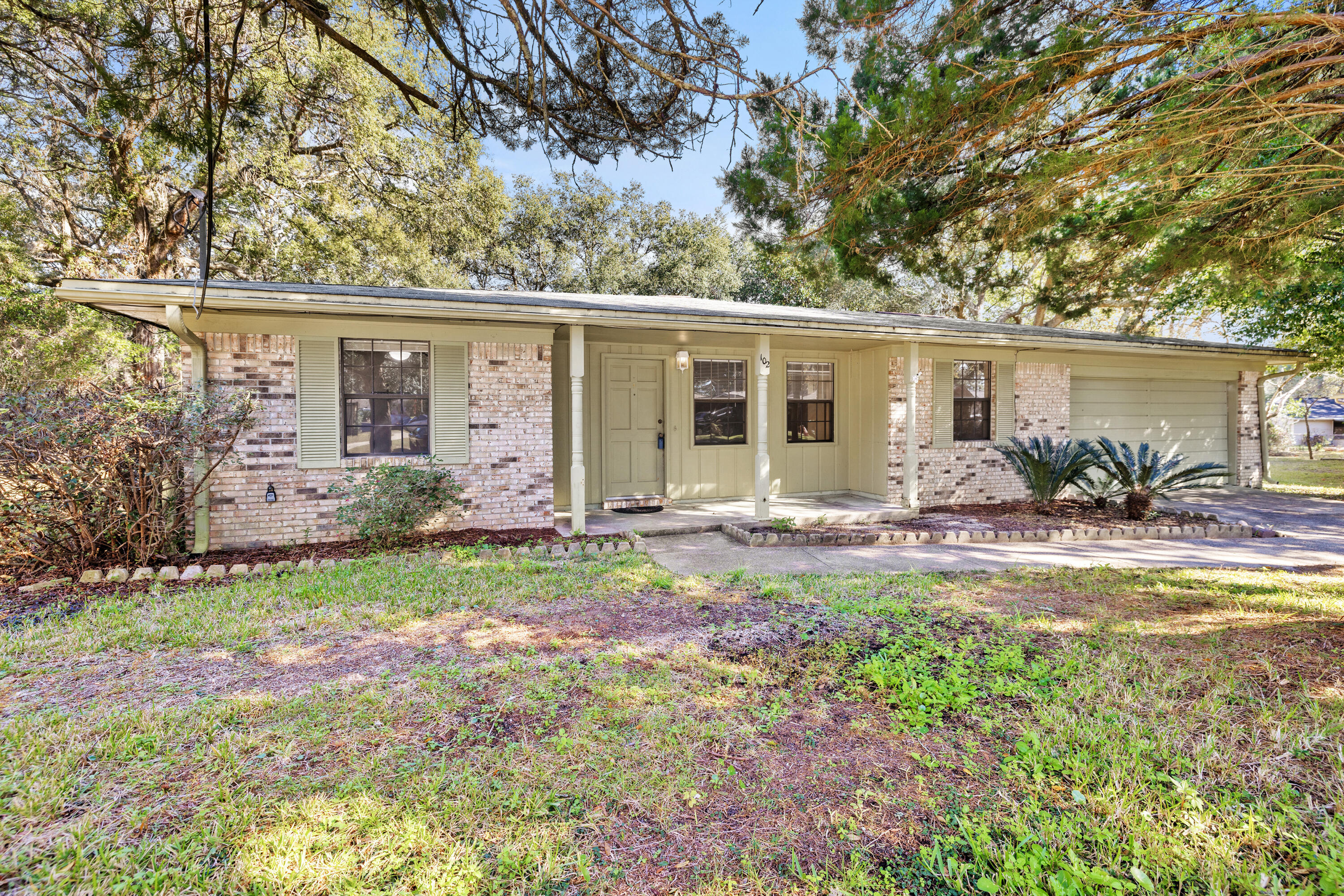 SHERWOOD FOREST - Residential