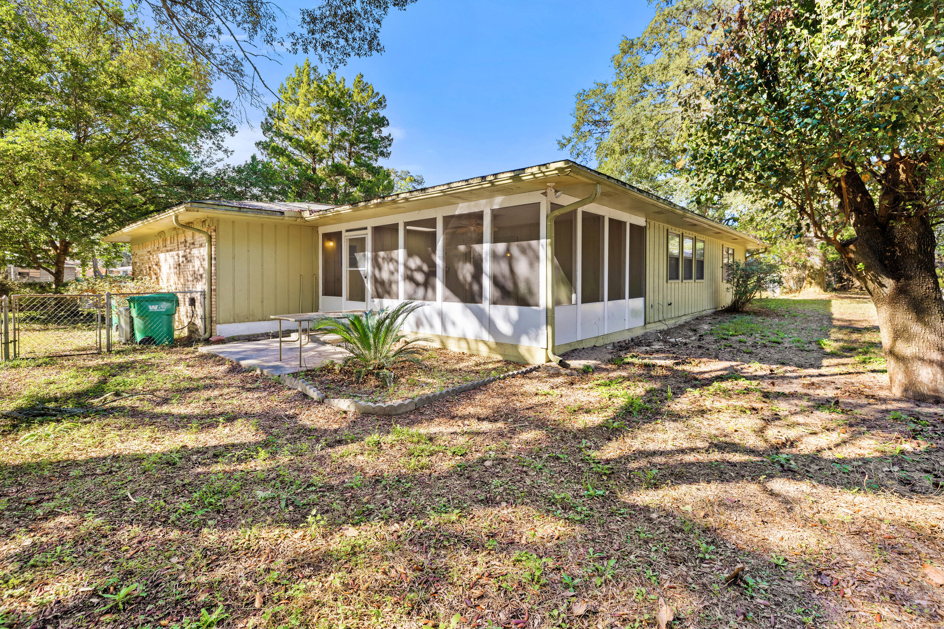 SHERWOOD FOREST - Residential