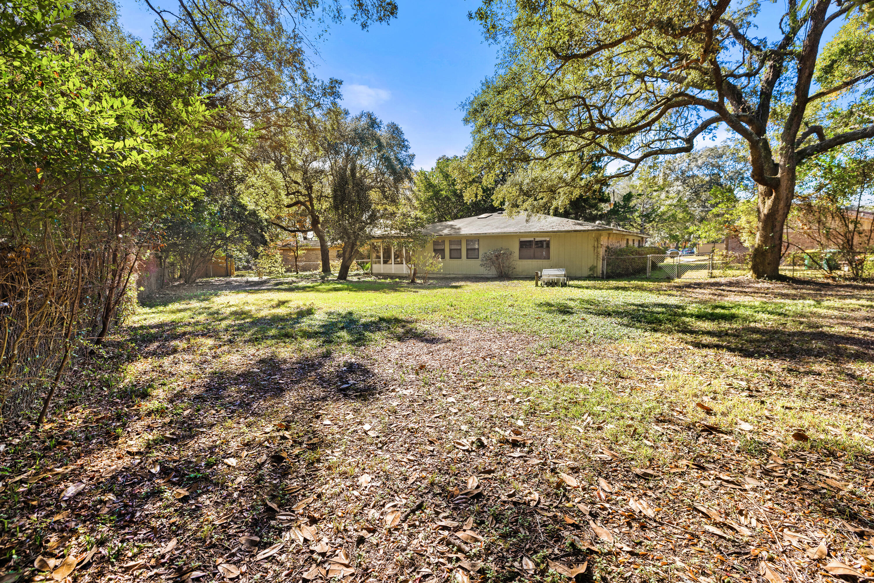 SHERWOOD FOREST - Residential