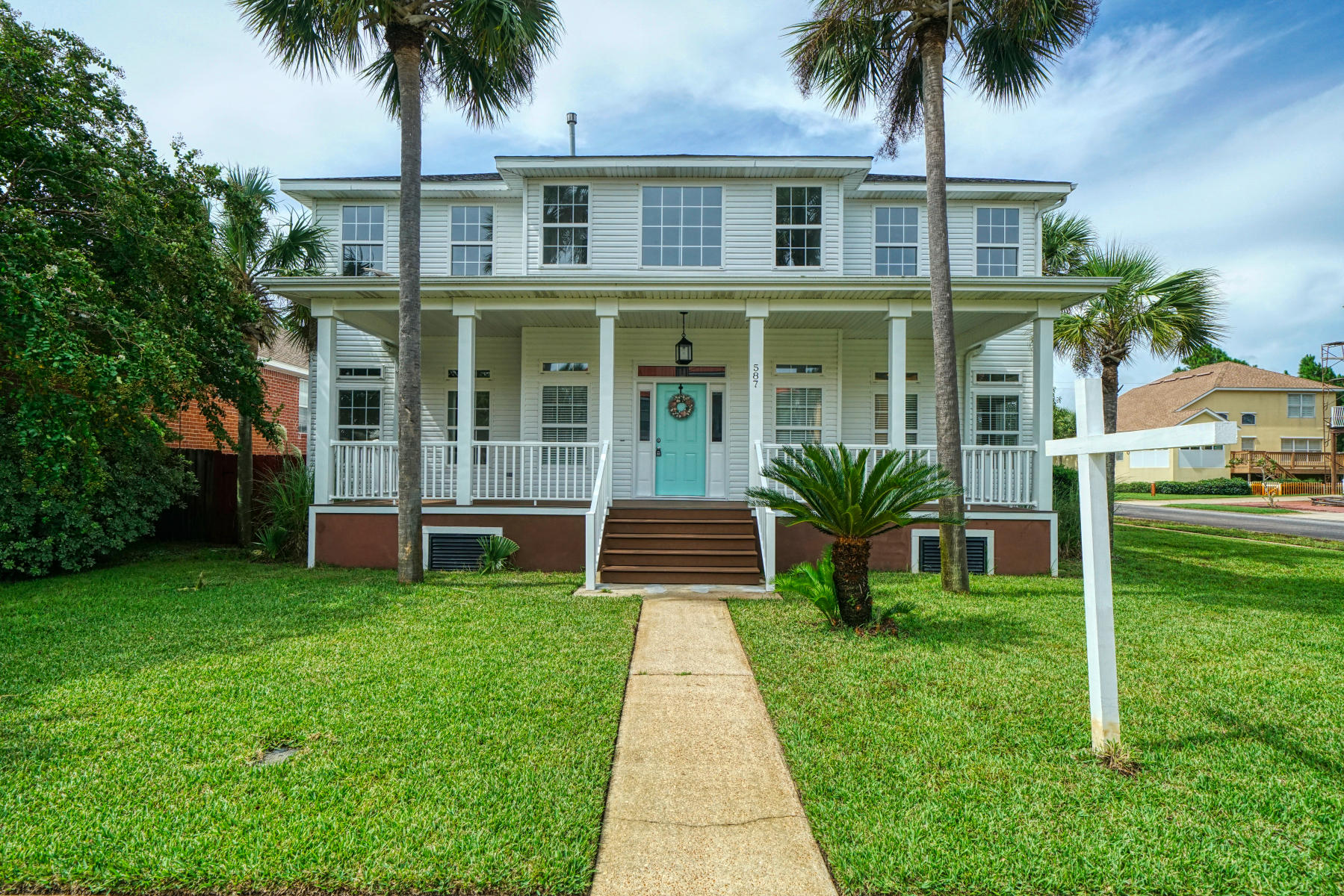 SPARKLING WATERS LOT 10 BLK B - Residential