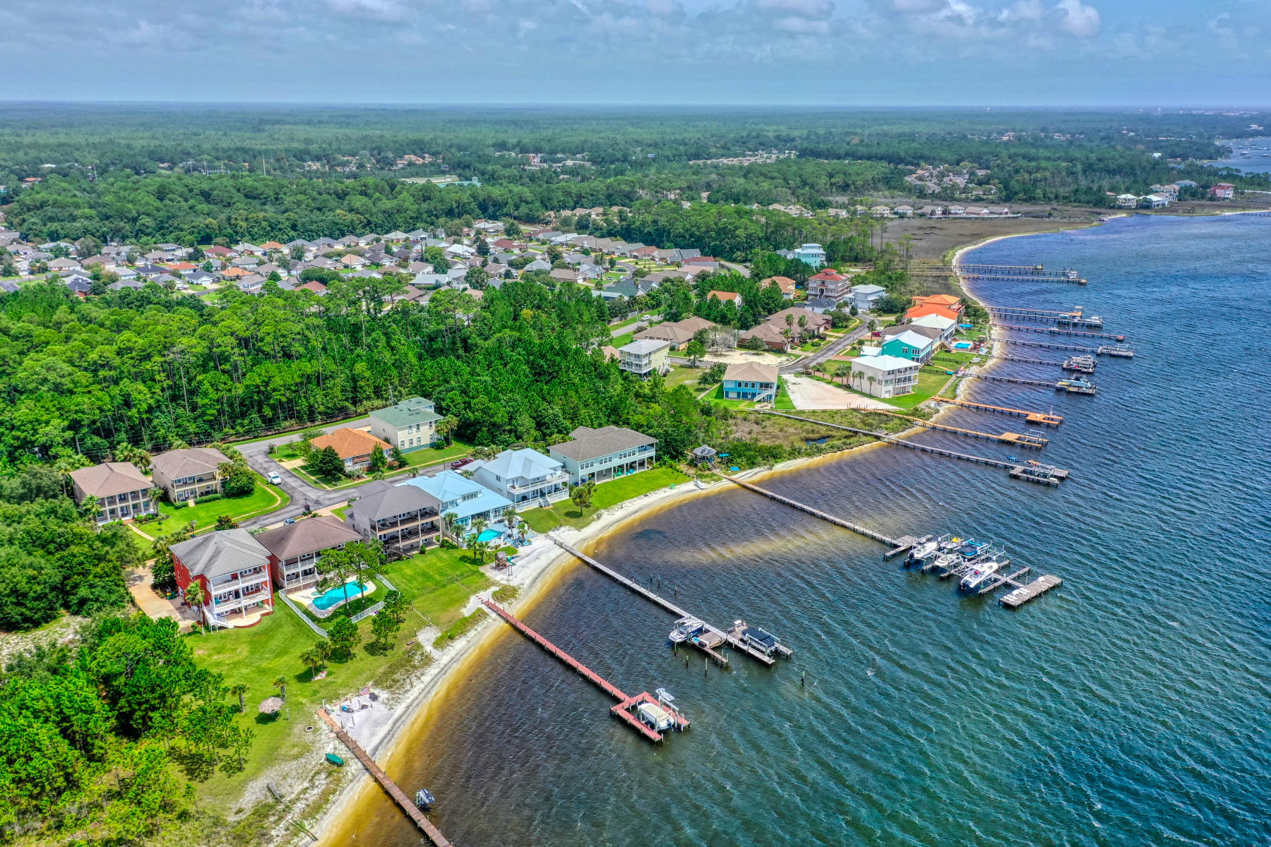 SPARKLING WATERS LOT 10 BLK B - Residential