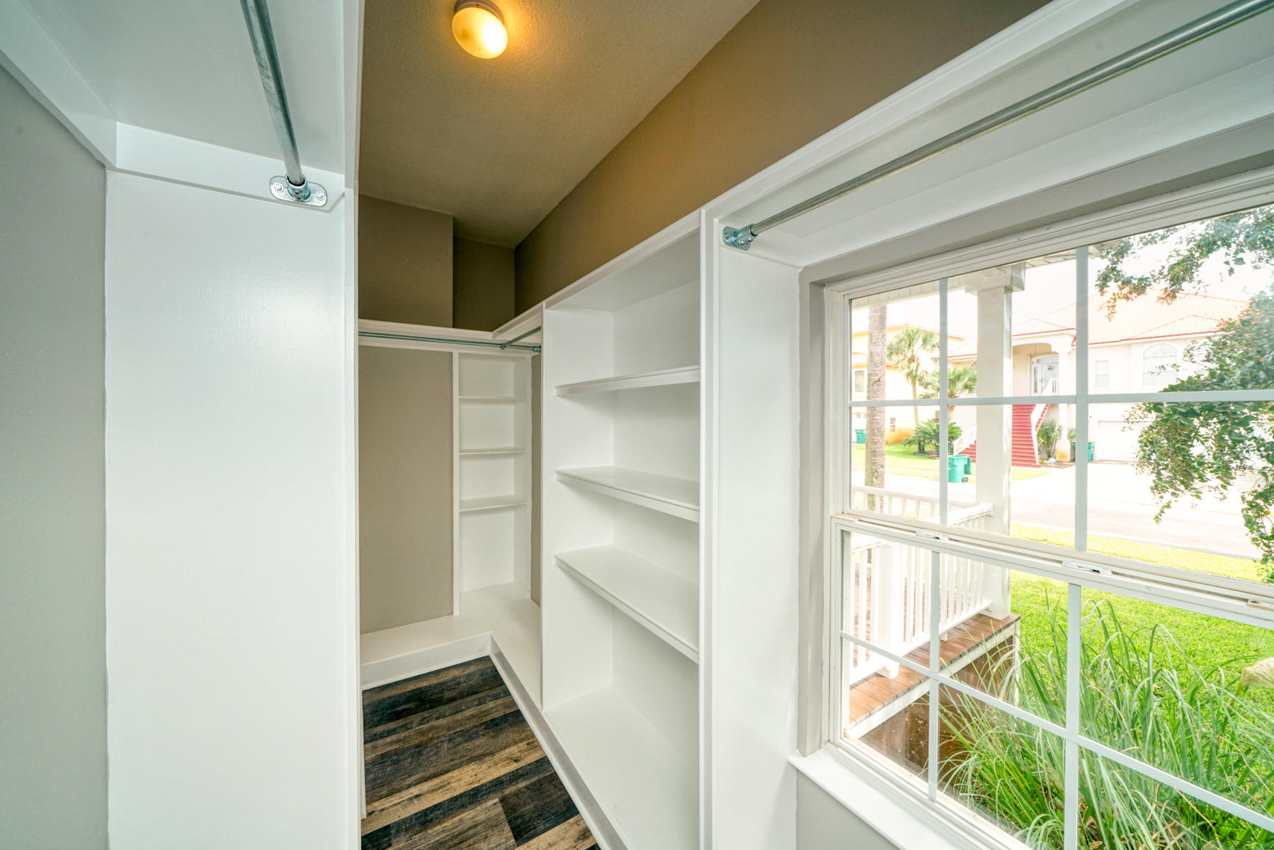 SPARKLING WATERS LOT 10 BLK B - Residential