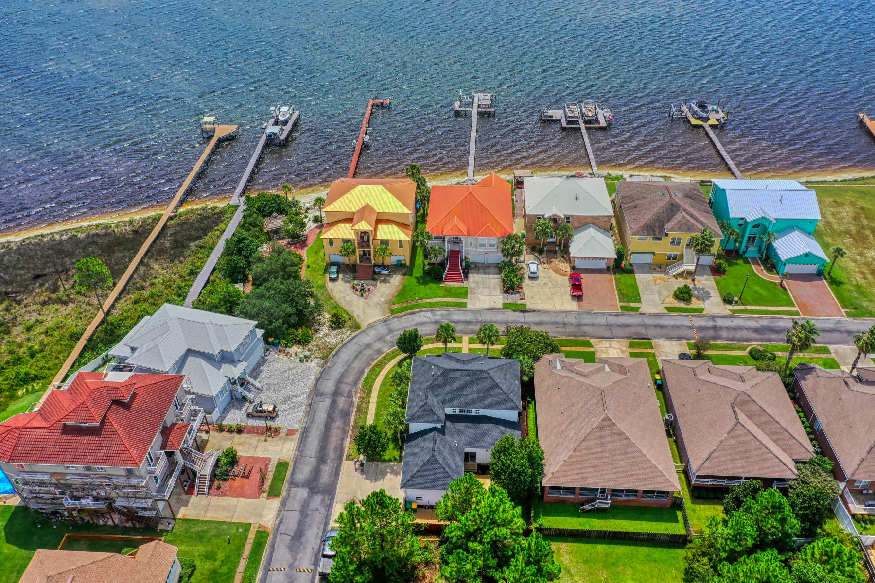 SPARKLING WATERS LOT 10 BLK B - Residential