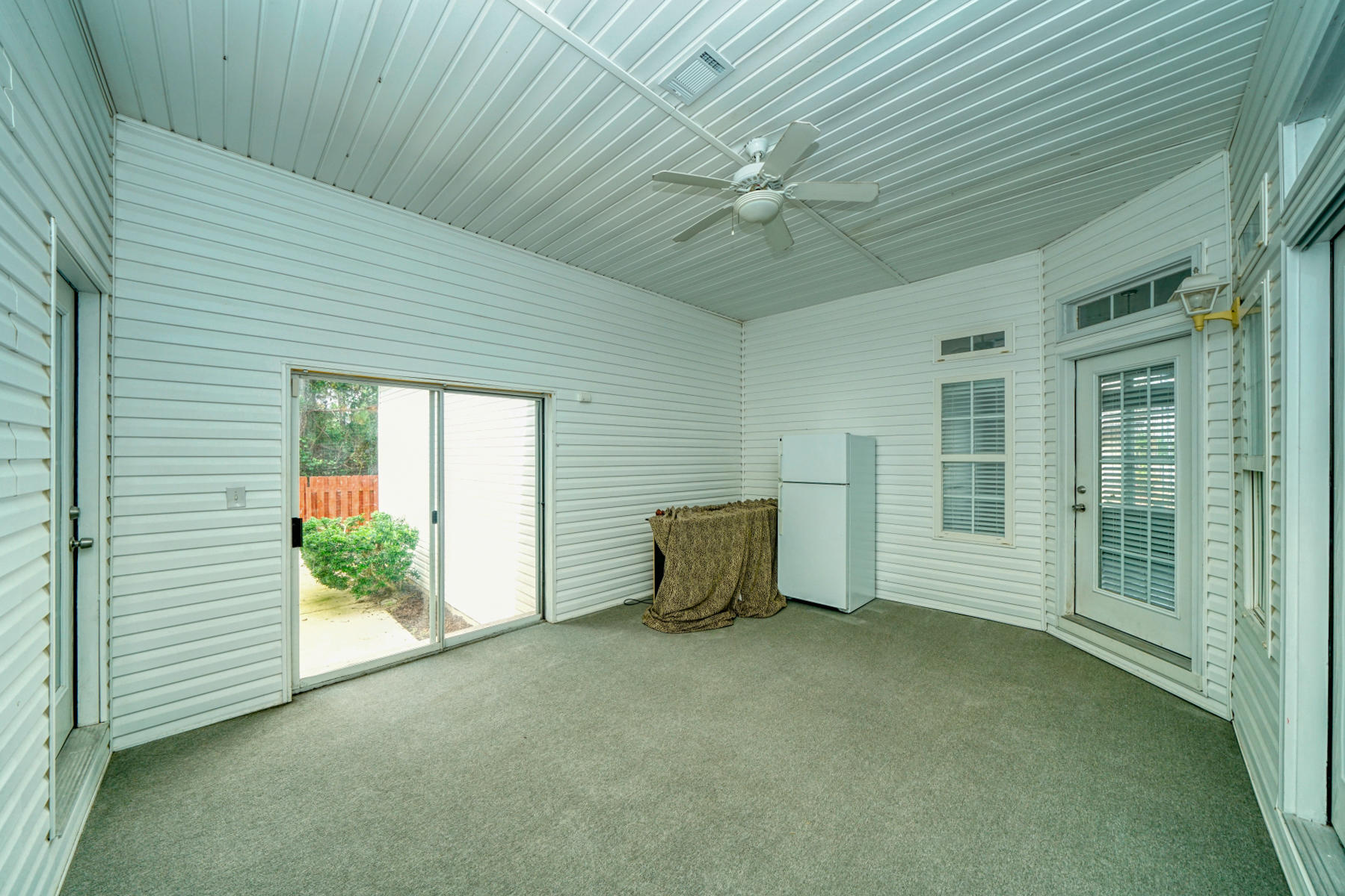 SPARKLING WATERS LOT 10 BLK B - Residential