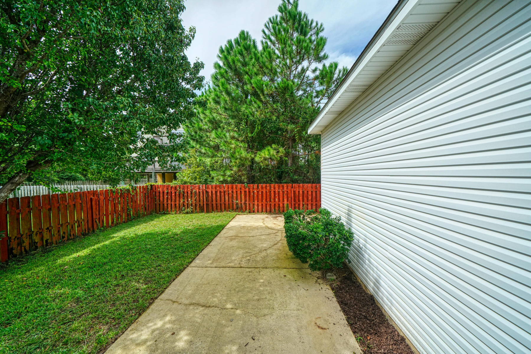 SPARKLING WATERS LOT 10 BLK B - Residential