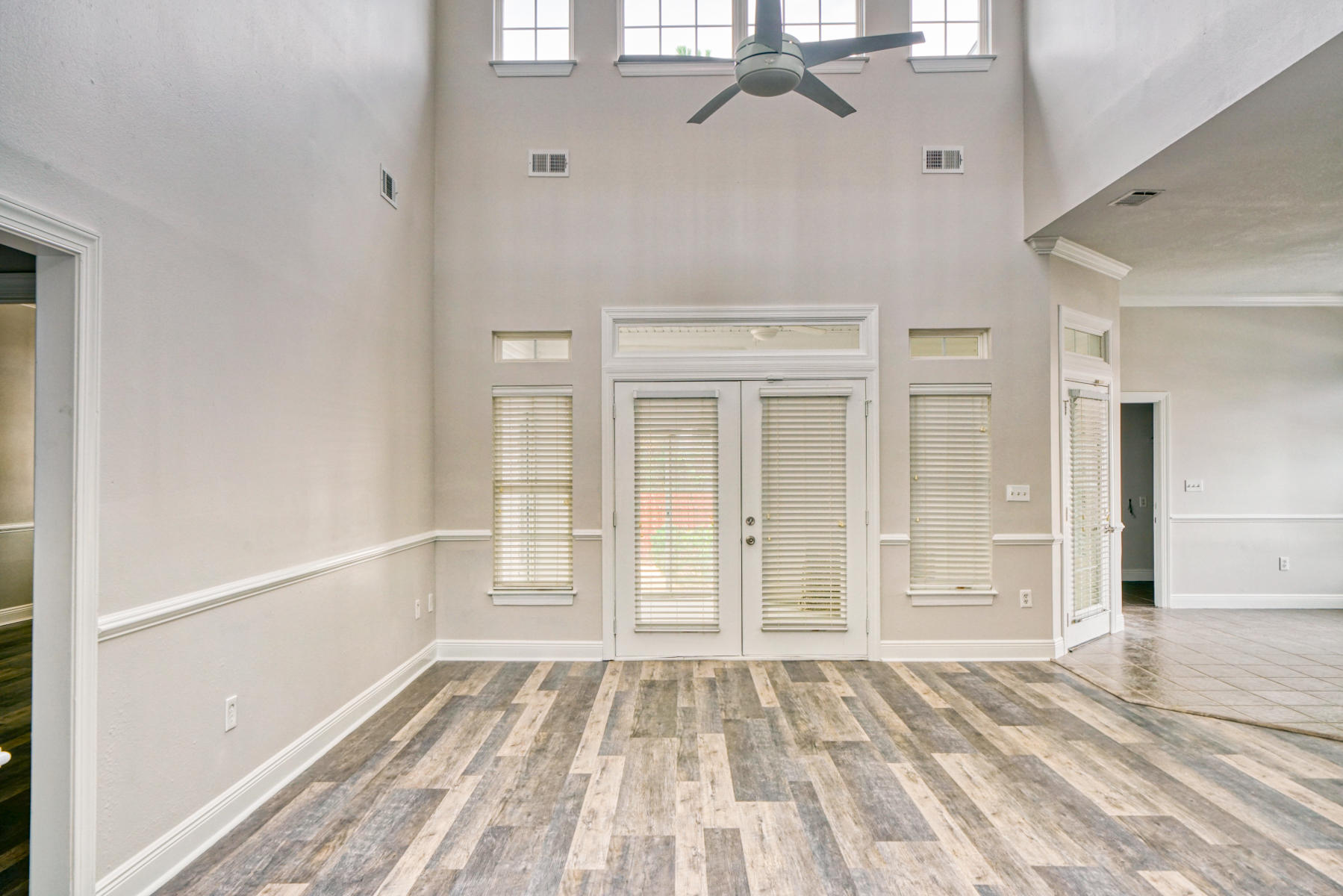 SPARKLING WATERS LOT 10 BLK B - Residential