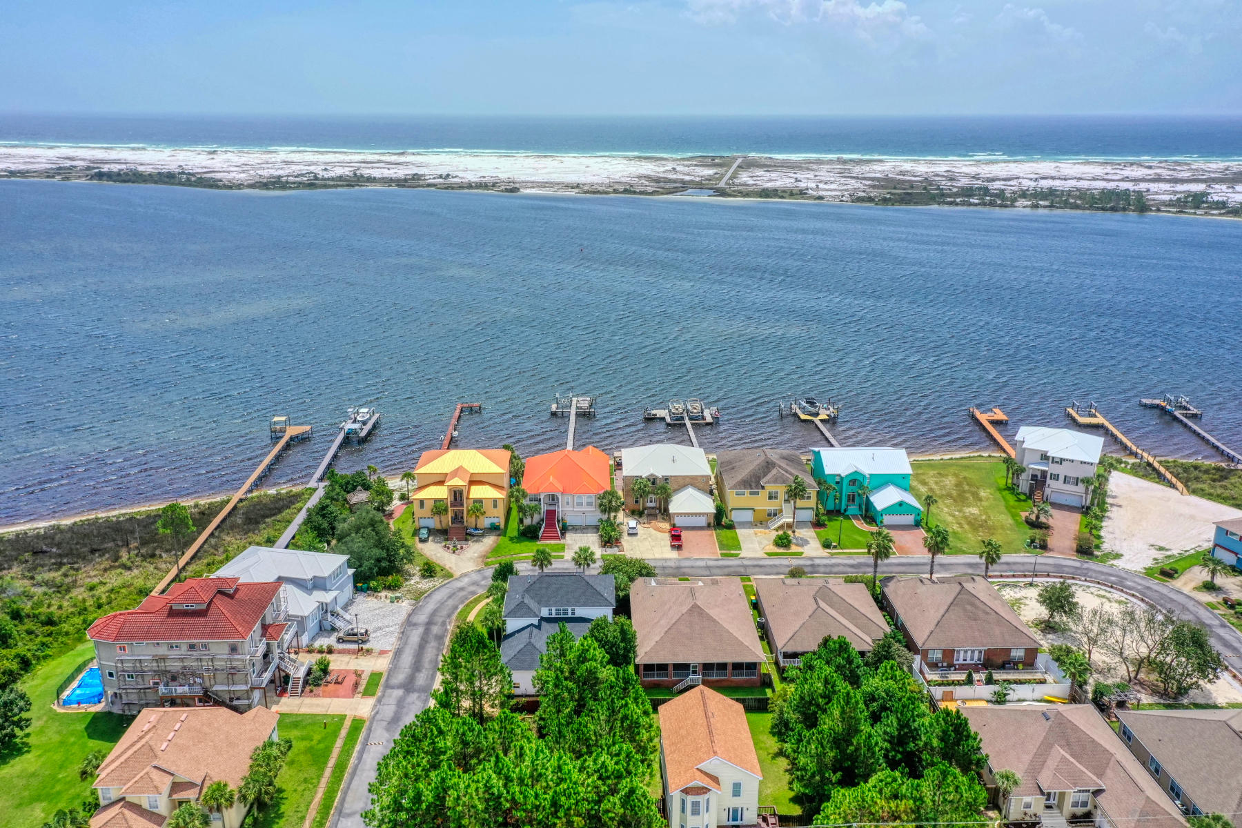 SPARKLING WATERS LOT 10 BLK B - Residential