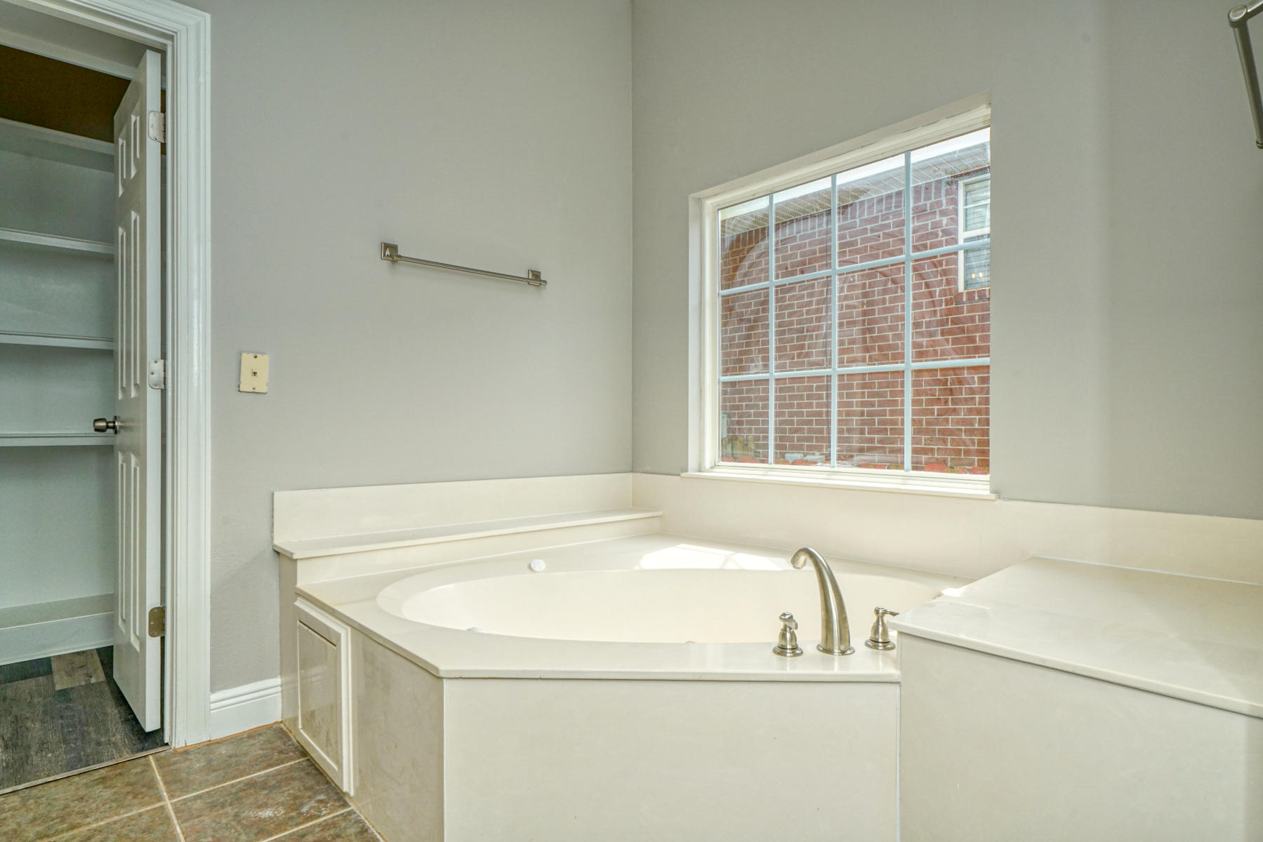 SPARKLING WATERS LOT 10 BLK B - Residential