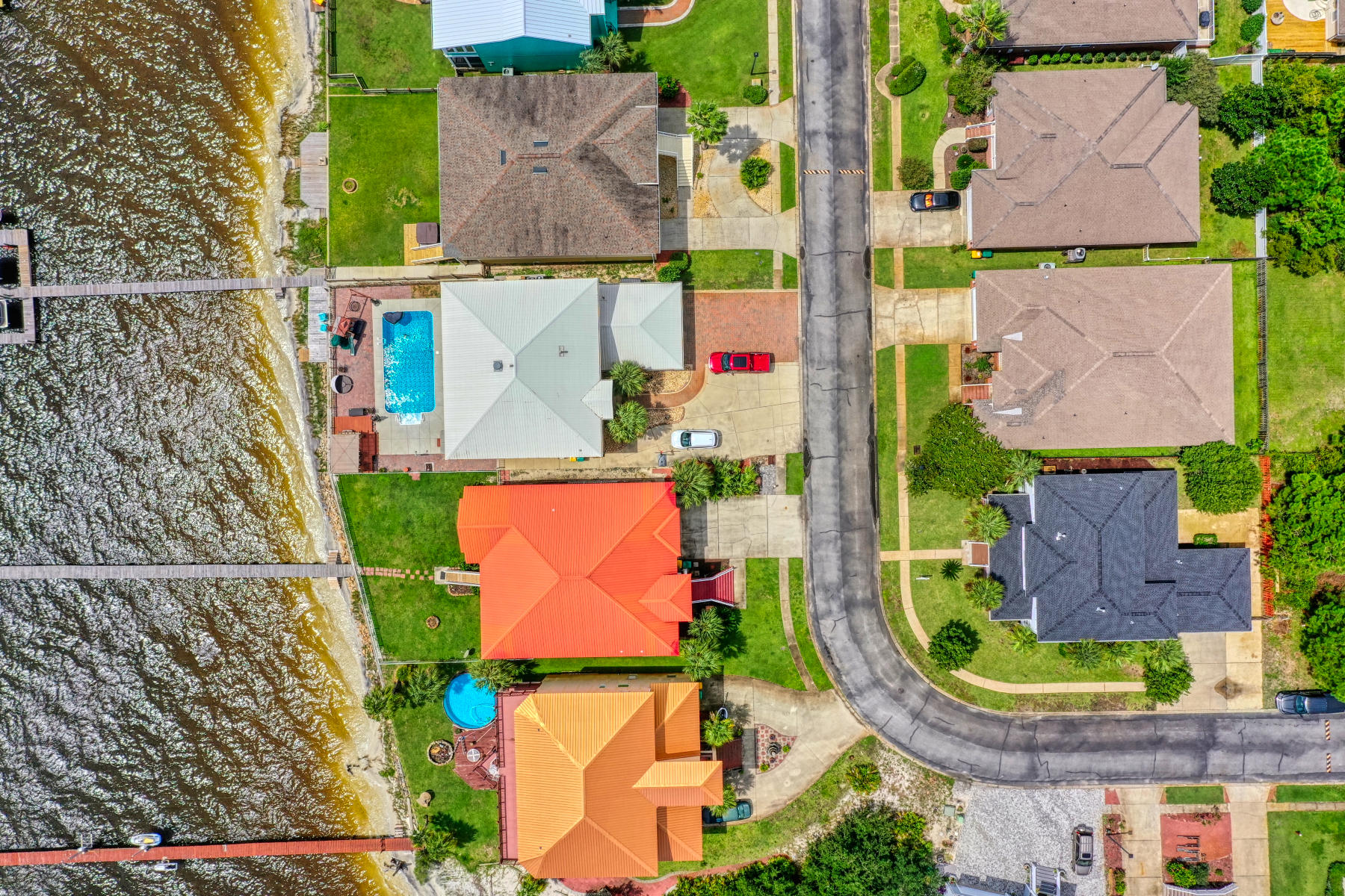 SPARKLING WATERS LOT 10 BLK B - Residential