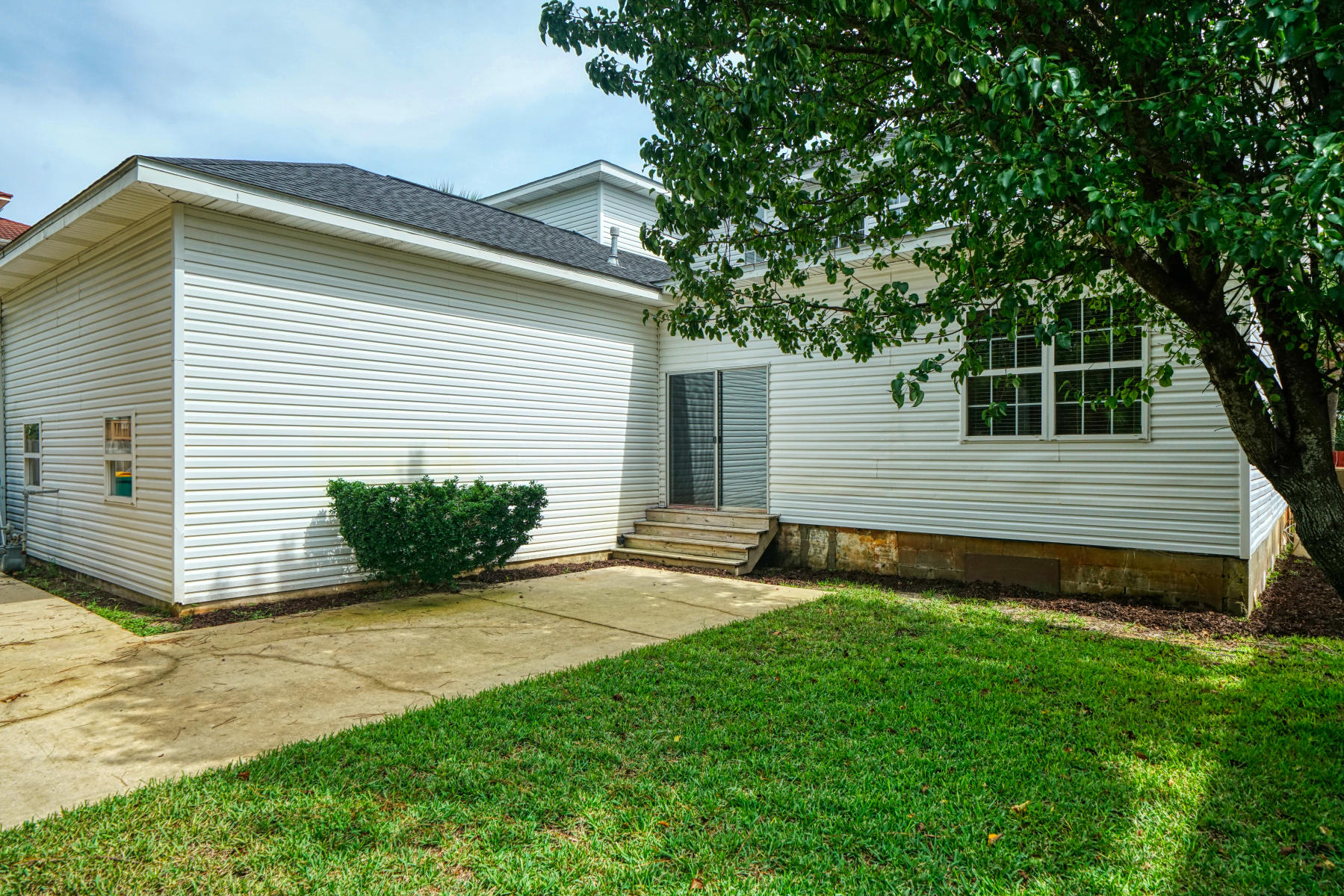 SPARKLING WATERS LOT 10 BLK B - Residential