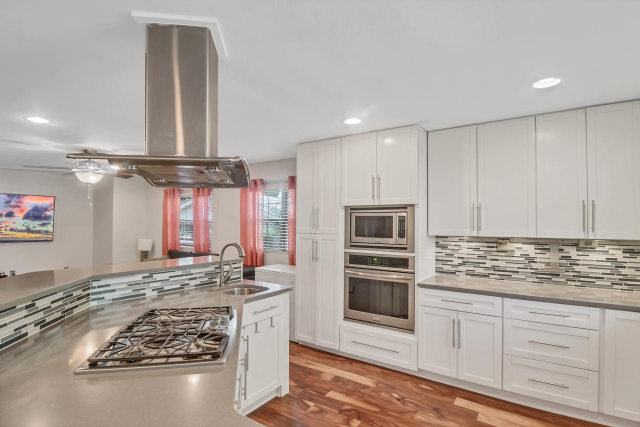 GREY MOSS POINT S/D LOT 13 BLK 3 - Residential