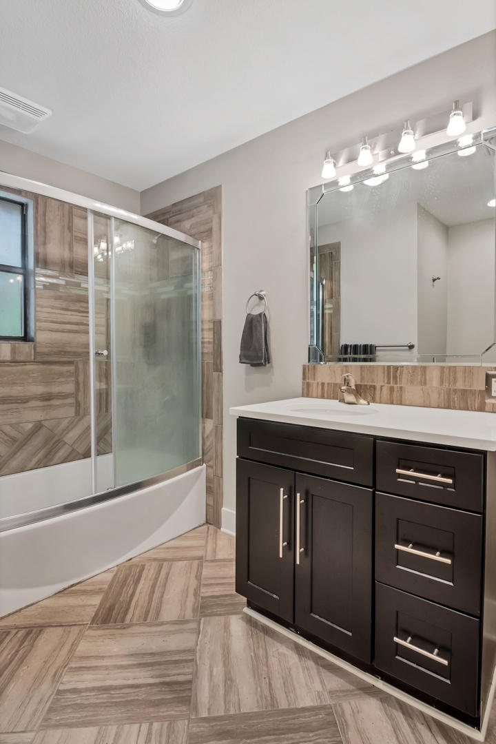 GREY MOSS POINT S/D LOT 13 BLK 3 - Residential