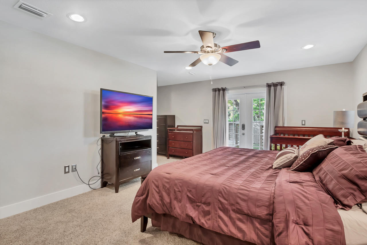 GREY MOSS POINT S/D LOT 13 BLK 3 - Residential