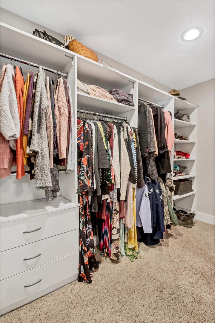 GREY MOSS POINT S/D LOT 13 BLK 3 - Residential