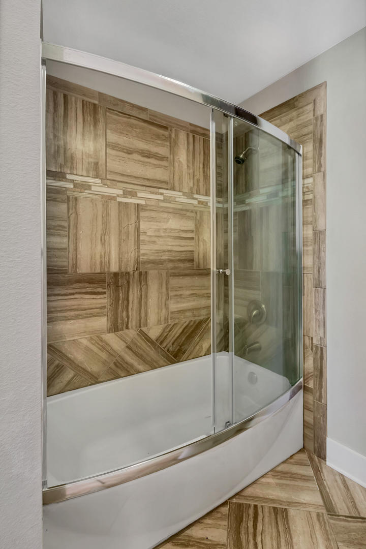 GREY MOSS POINT S/D LOT 13 BLK 3 - Residential