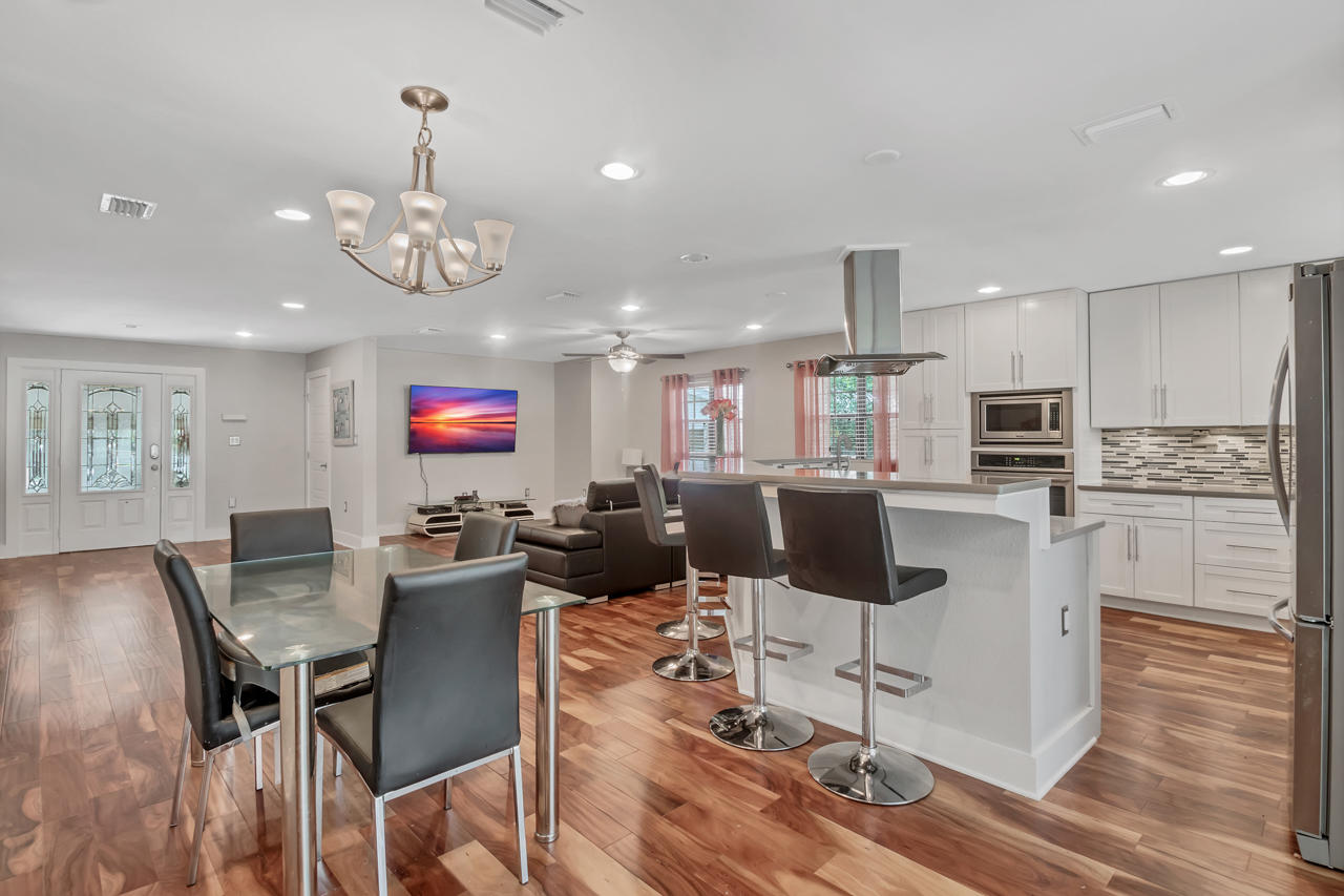 GREY MOSS POINT S/D LOT 13 BLK 3 - Residential