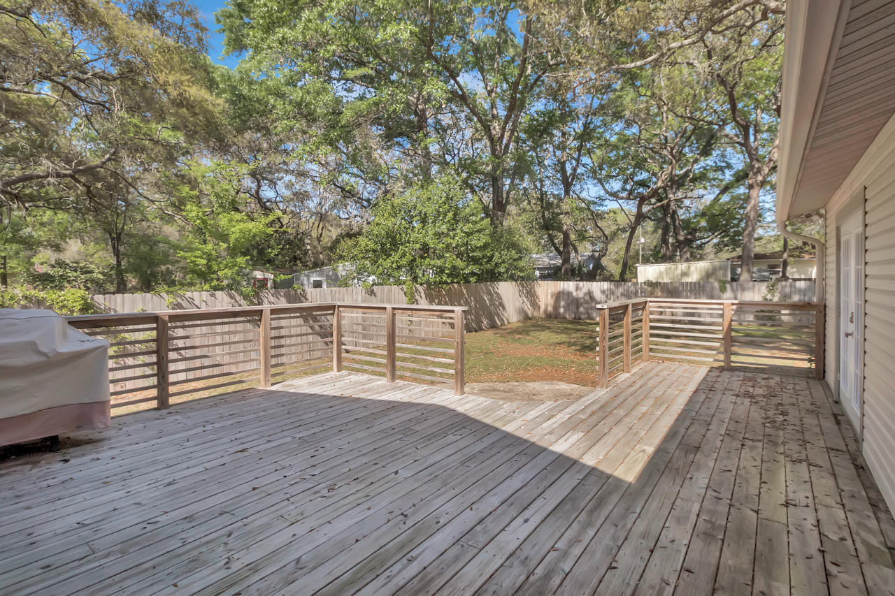 GREY MOSS POINT S/D LOT 13 BLK 3 - Residential