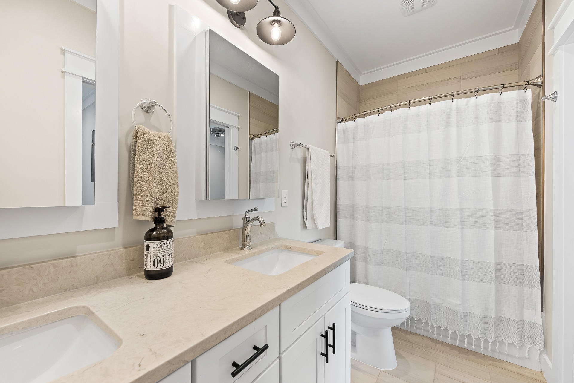 BLUE MOUNTAIN BEACH - Residential