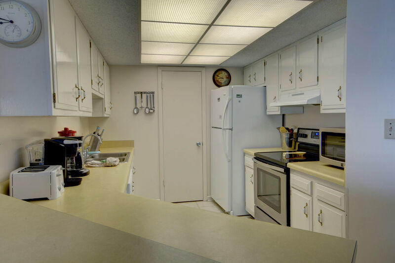 EL MATADOR CONDO - Residential