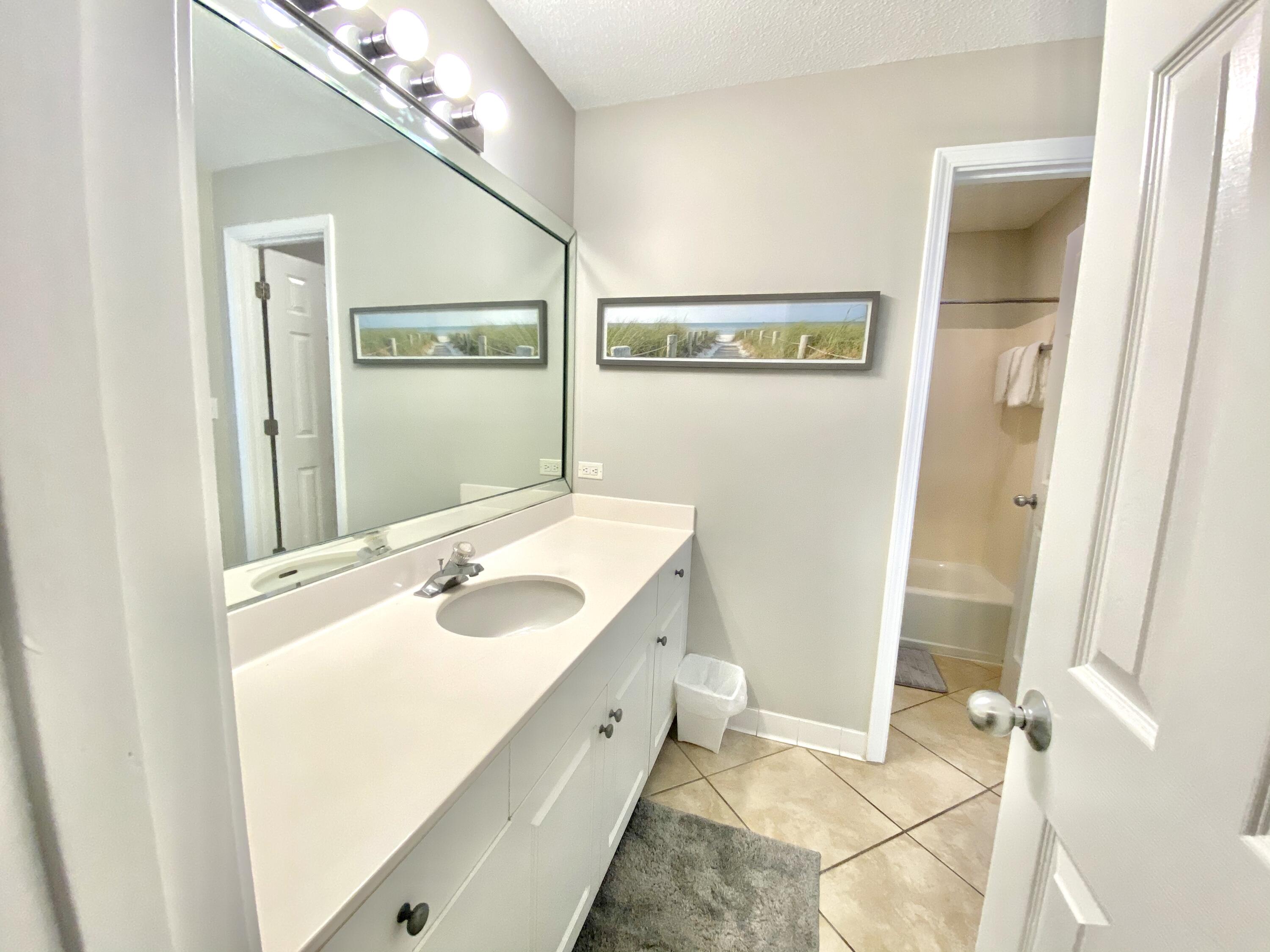 LEEWARD KEY - Residential