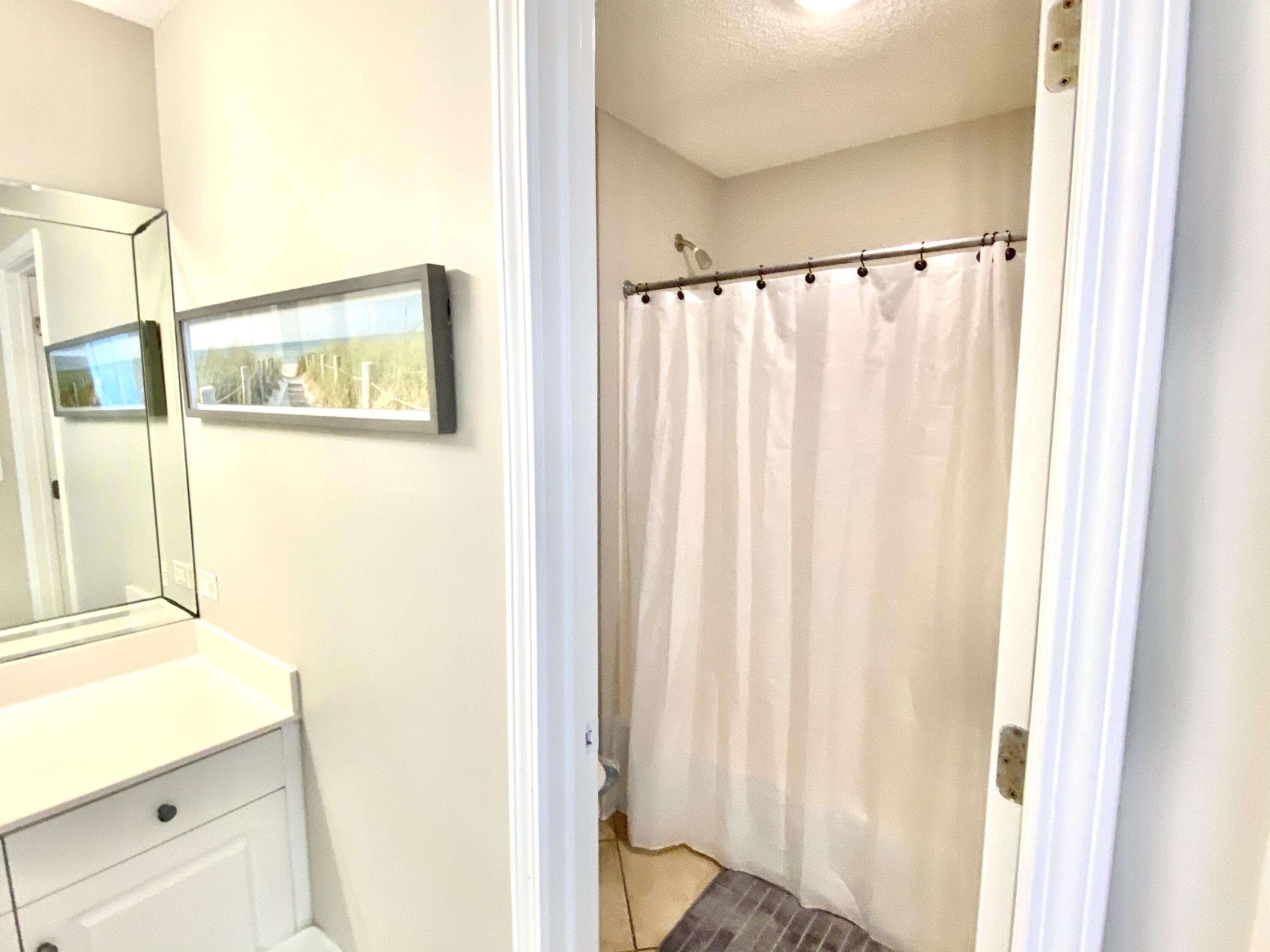 LEEWARD KEY - Residential