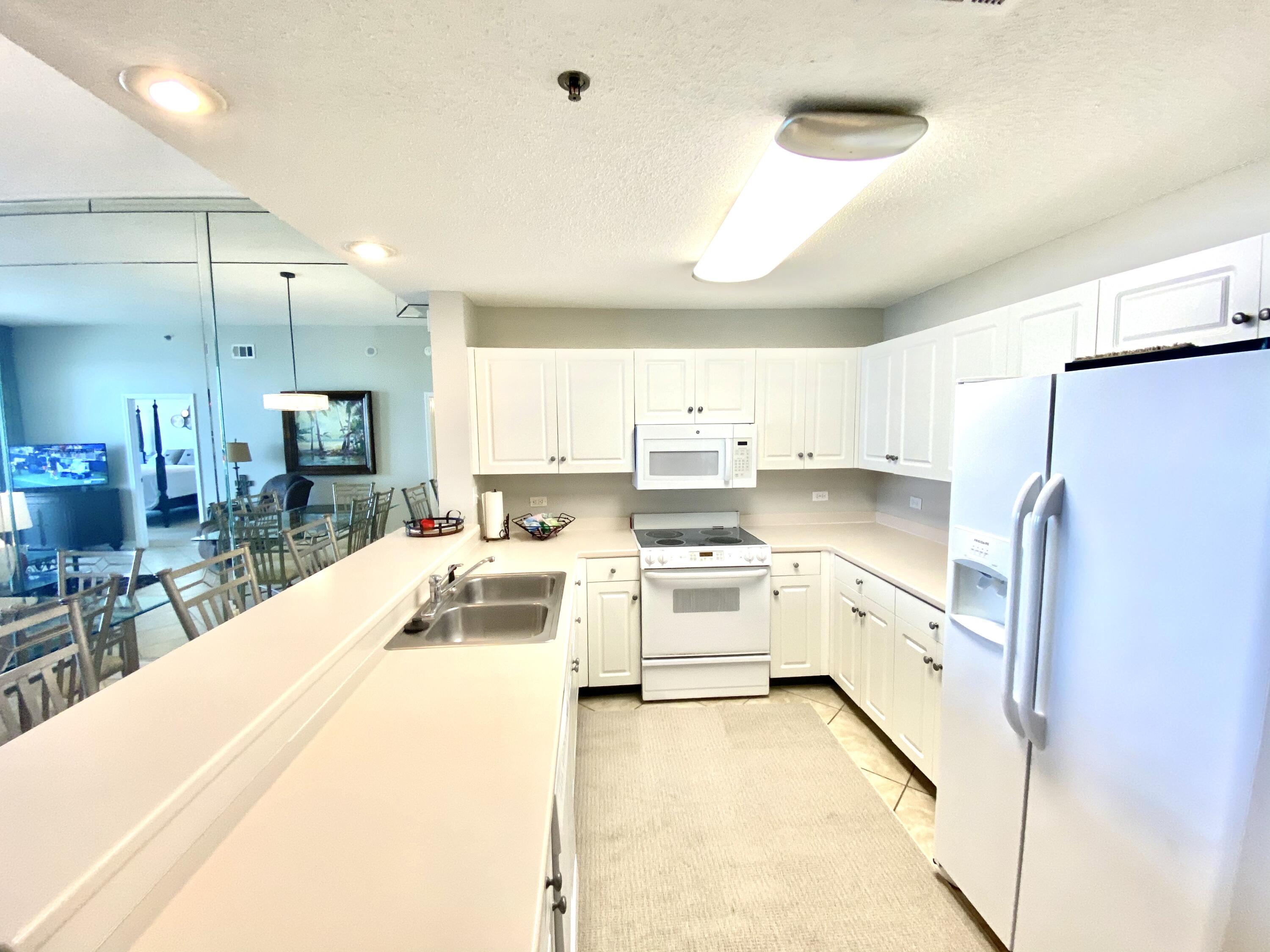 LEEWARD KEY - Residential