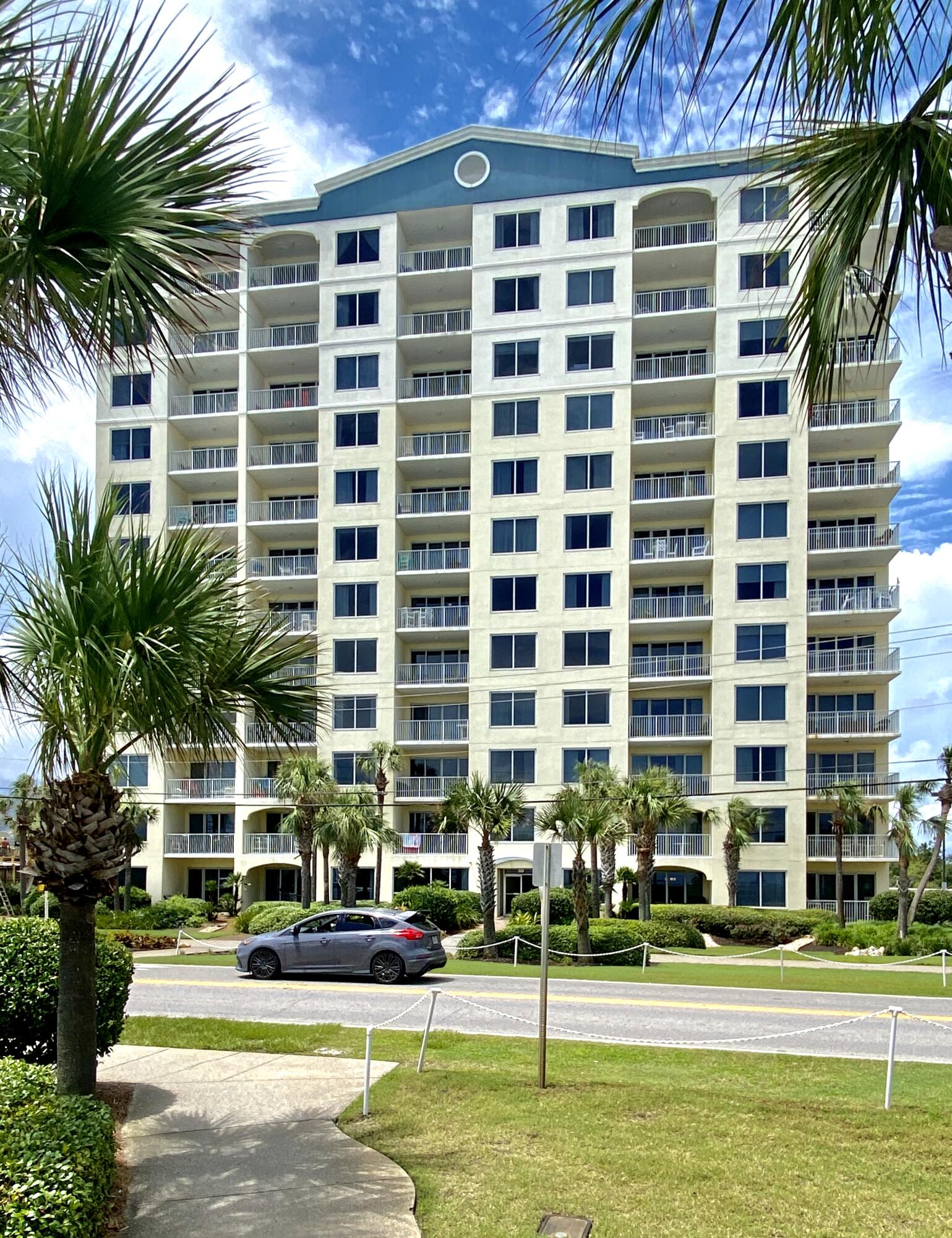 LEEWARD KEY - Residential