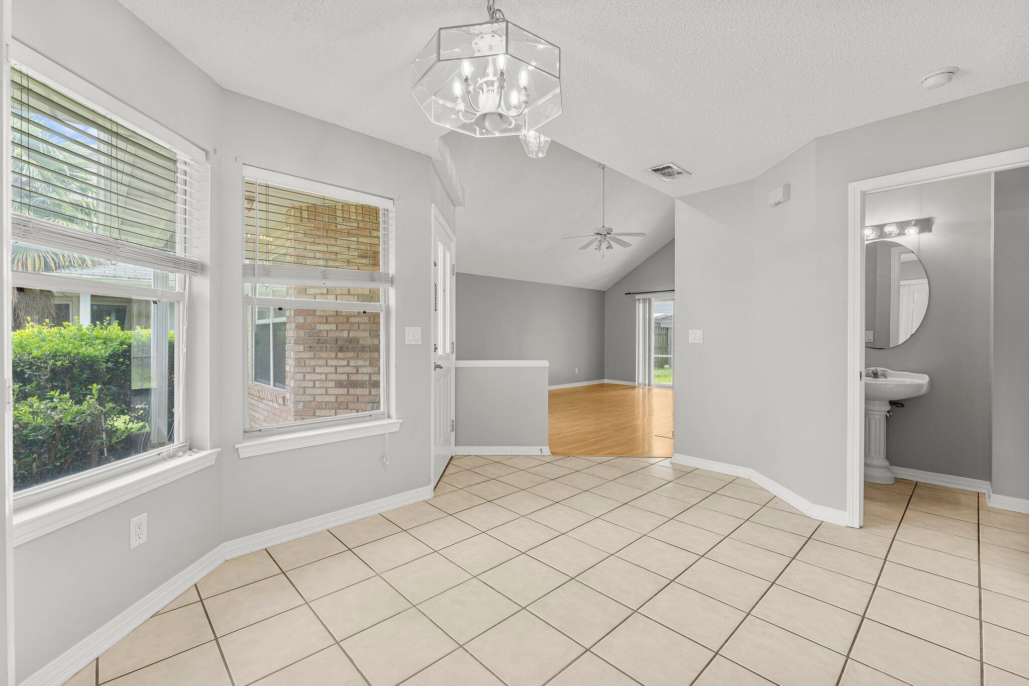 MAGNOLIA SQUARE - Residential