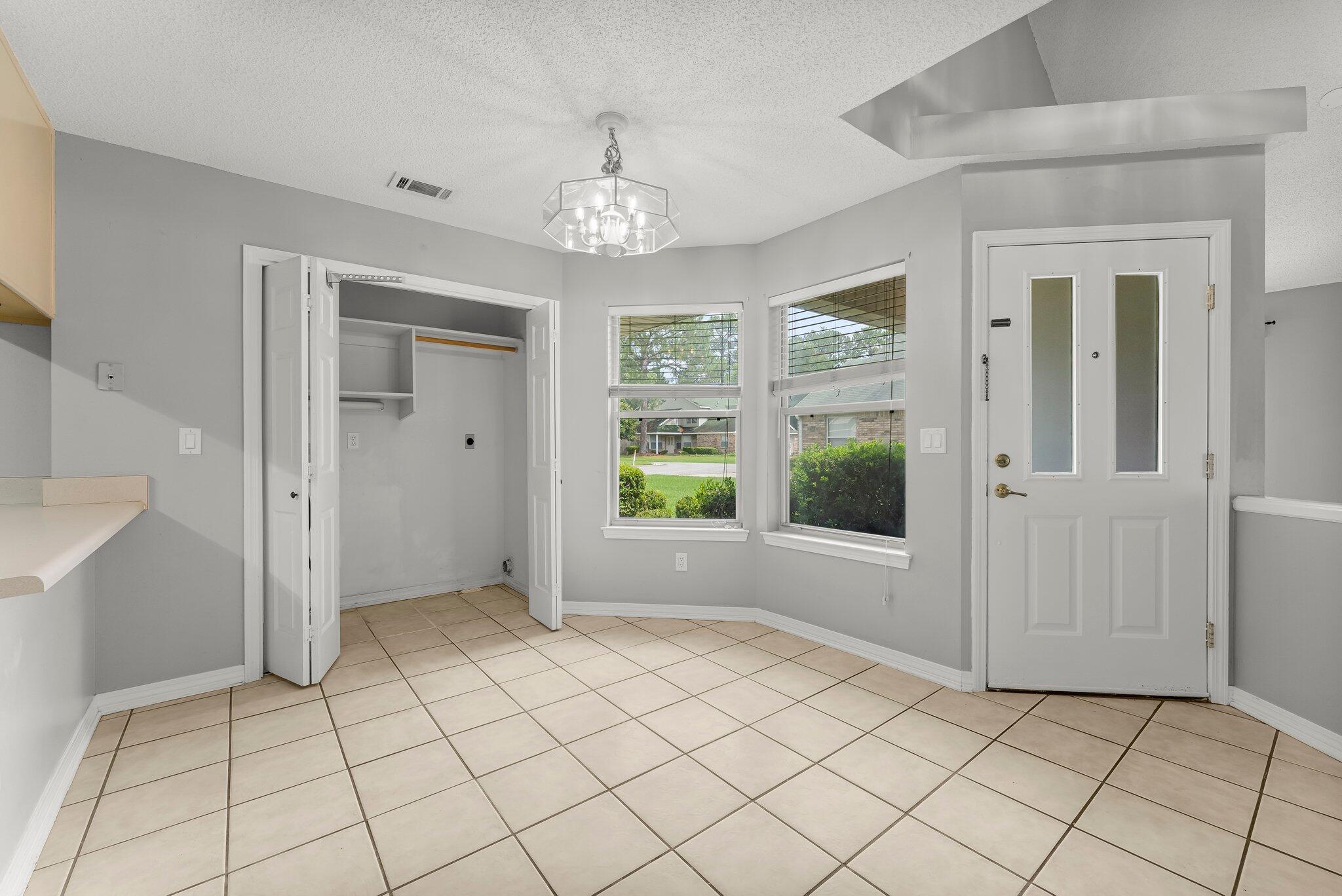 MAGNOLIA SQUARE - Residential