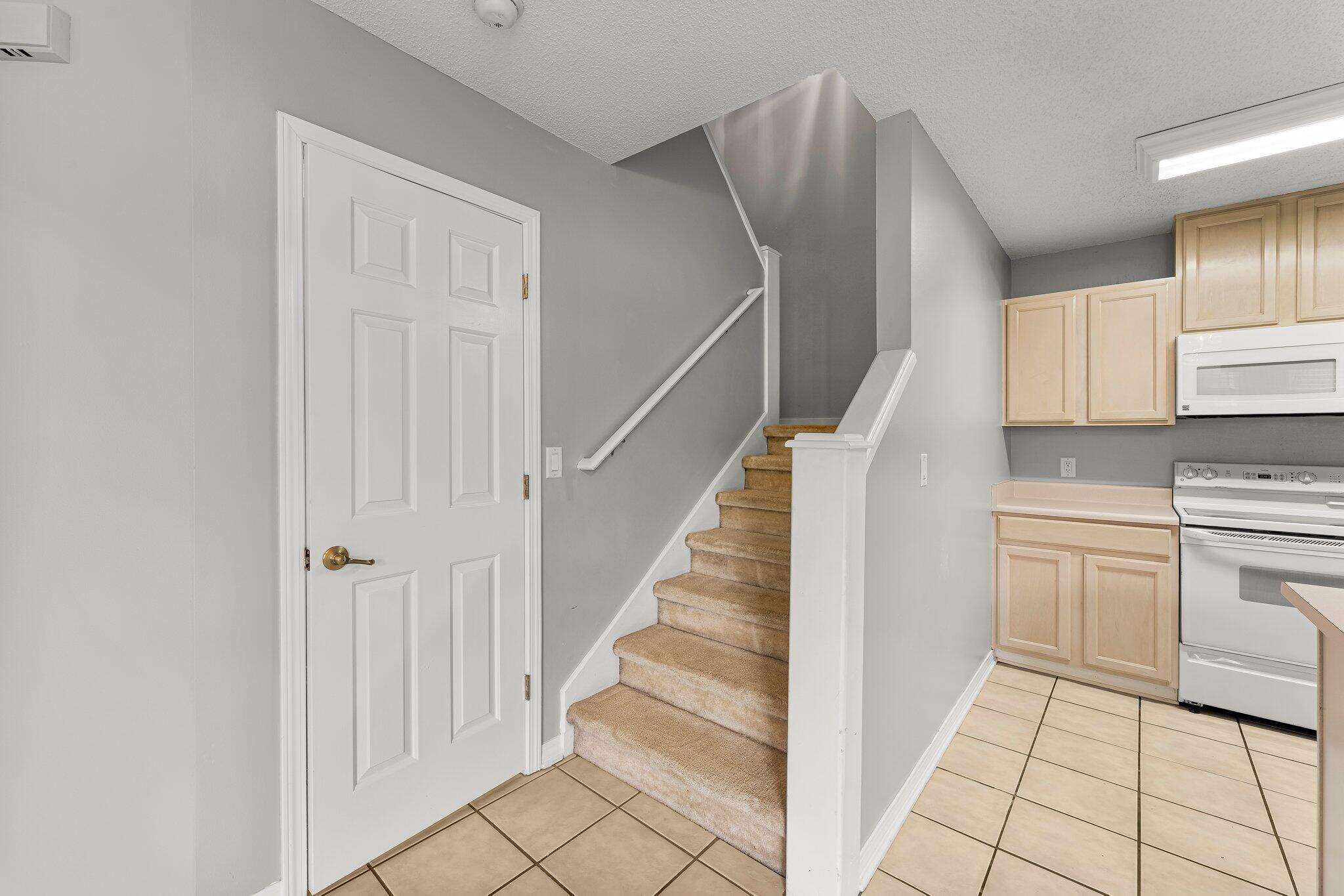 MAGNOLIA SQUARE - Residential