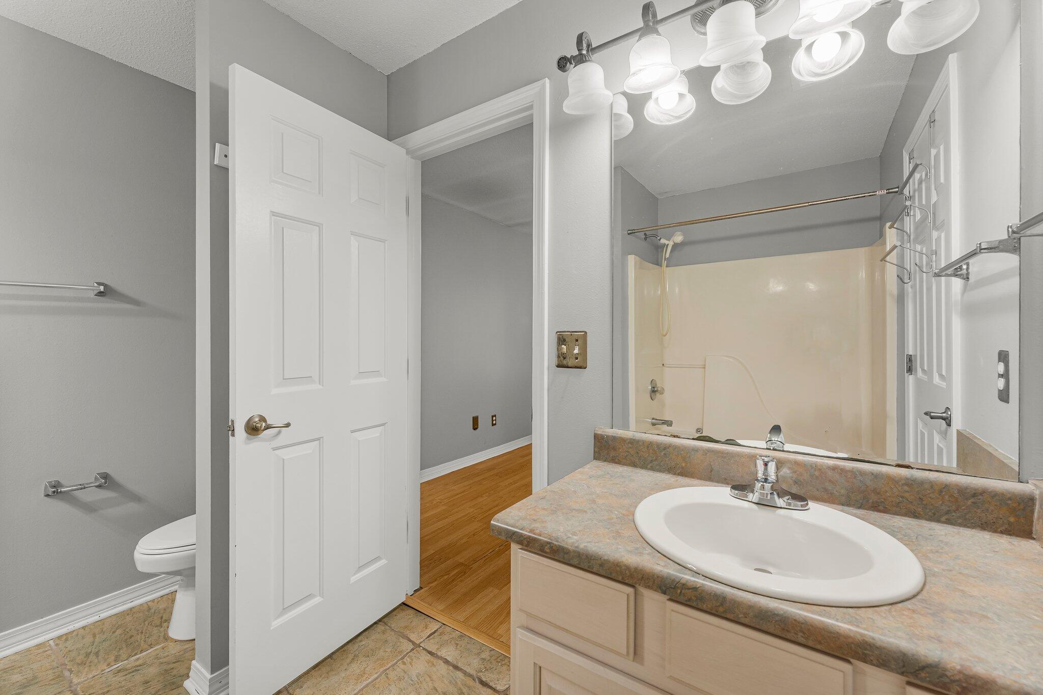 MAGNOLIA SQUARE - Residential