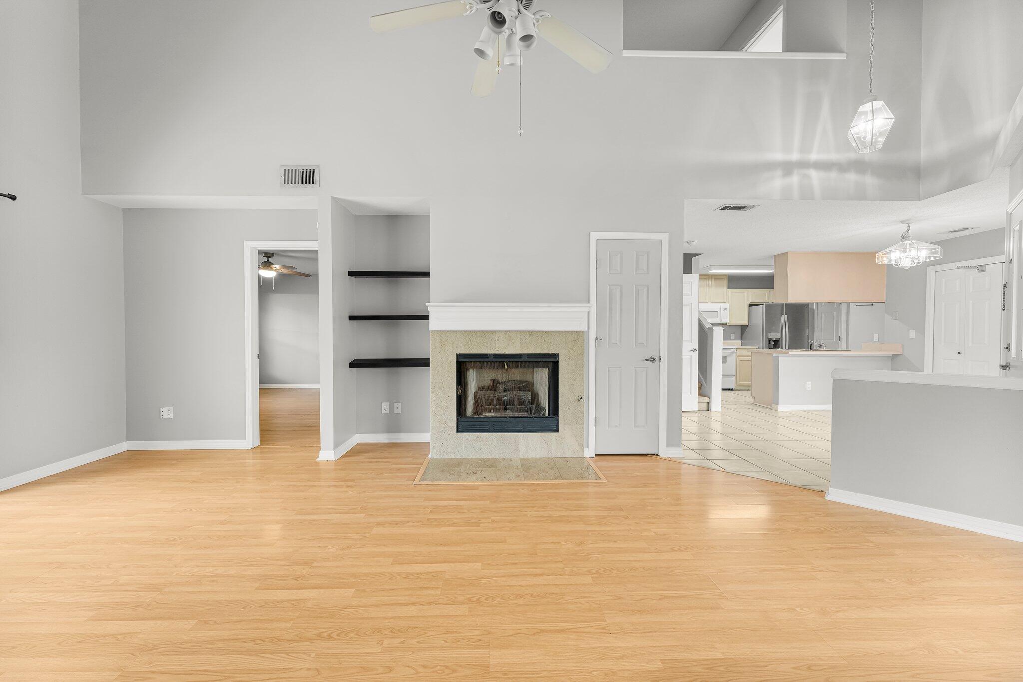 MAGNOLIA SQUARE - Residential