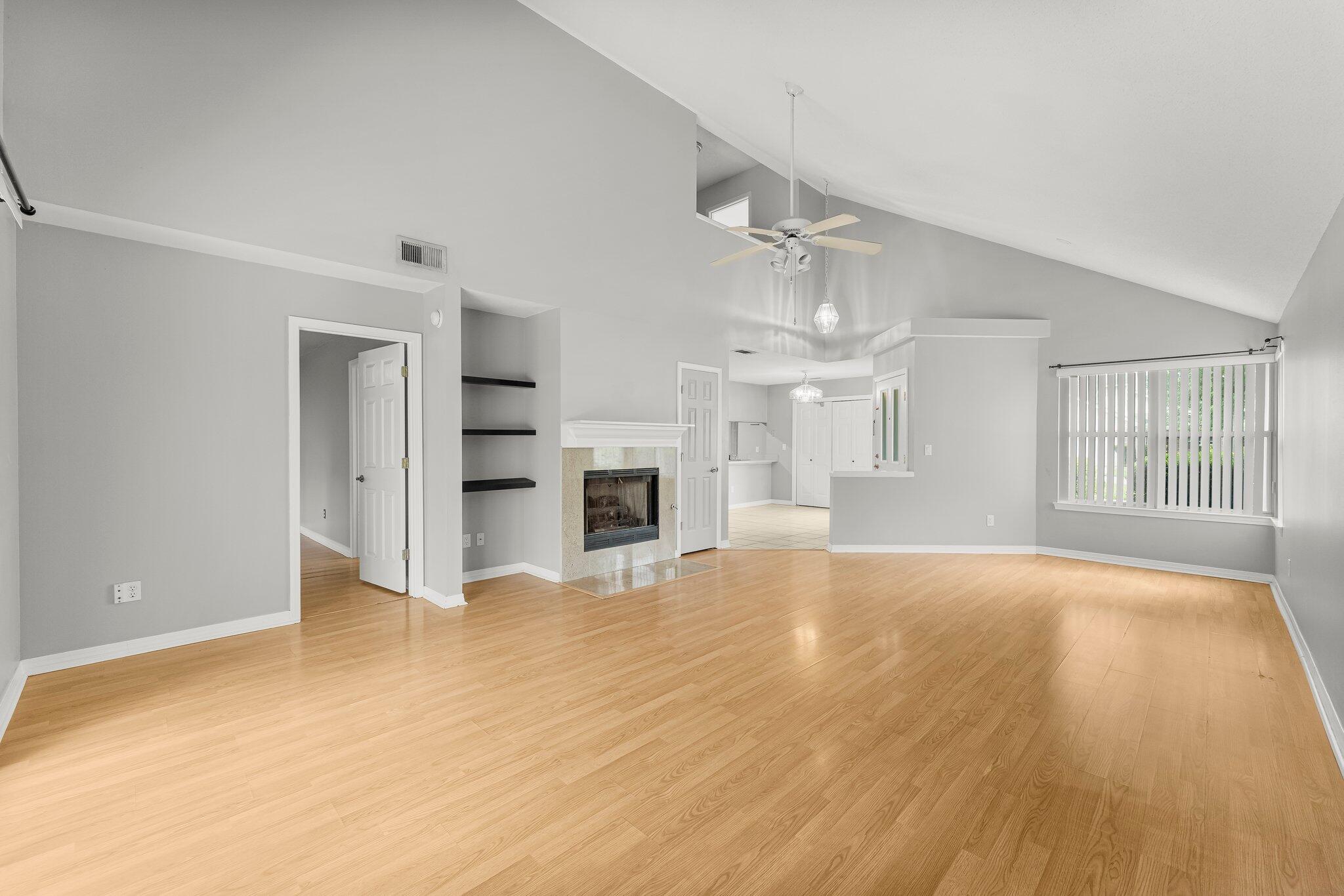MAGNOLIA SQUARE - Residential