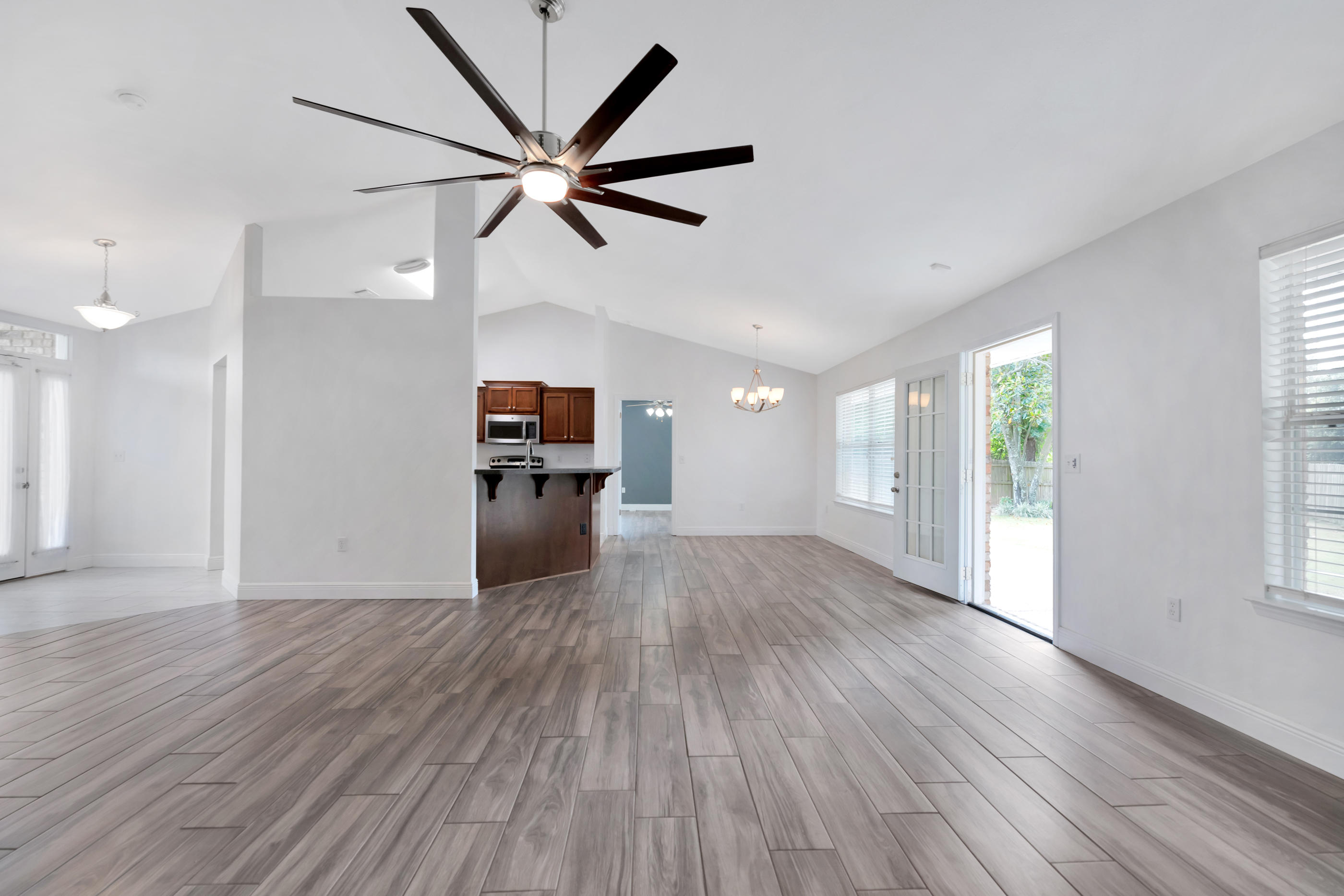 BAY PINES - Residential