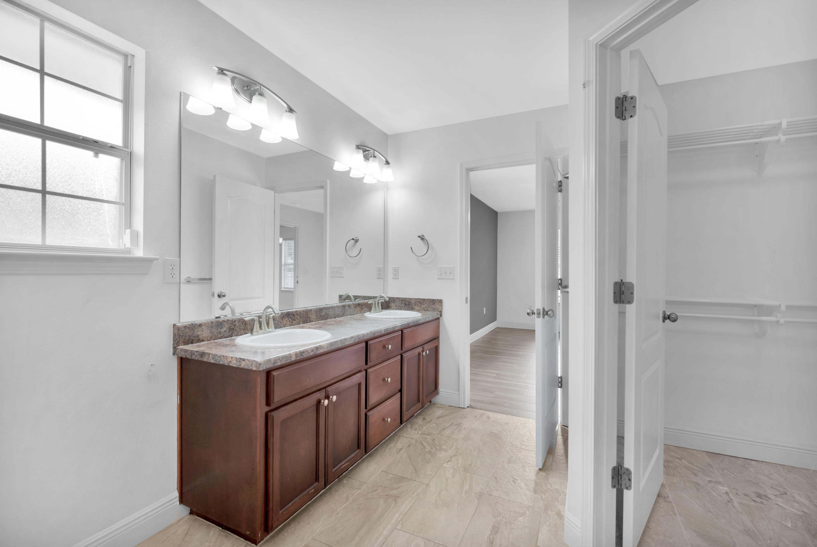 BAY PINES - Residential