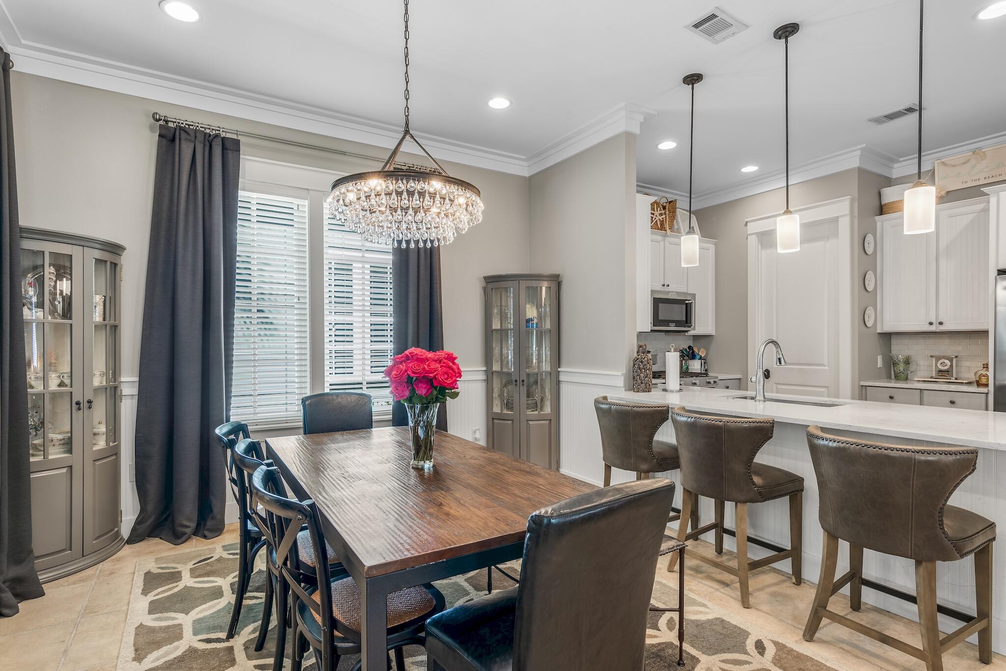 BUNGALOS AT SANDESTIN - Residential