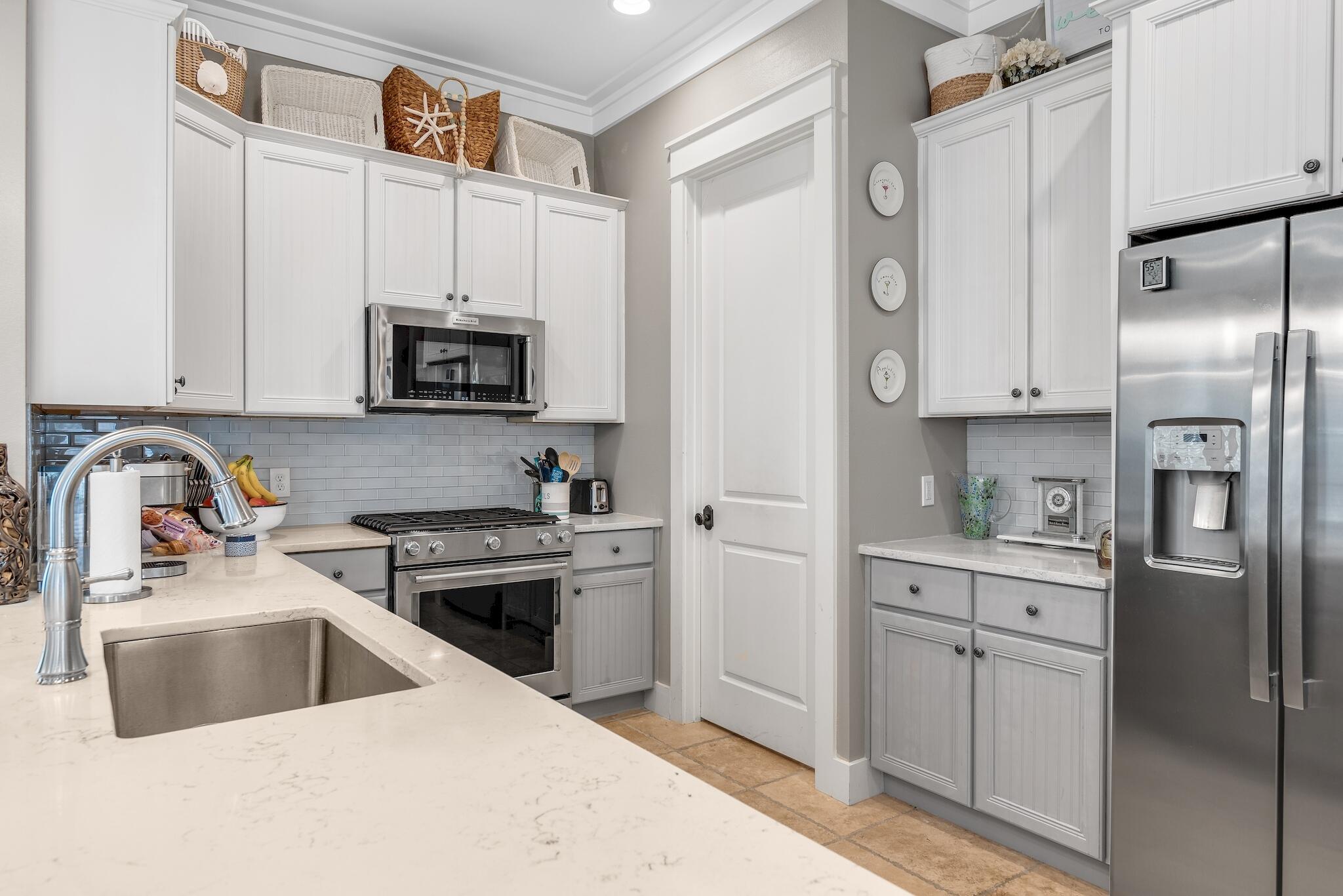 BUNGALOS AT SANDESTIN - Residential