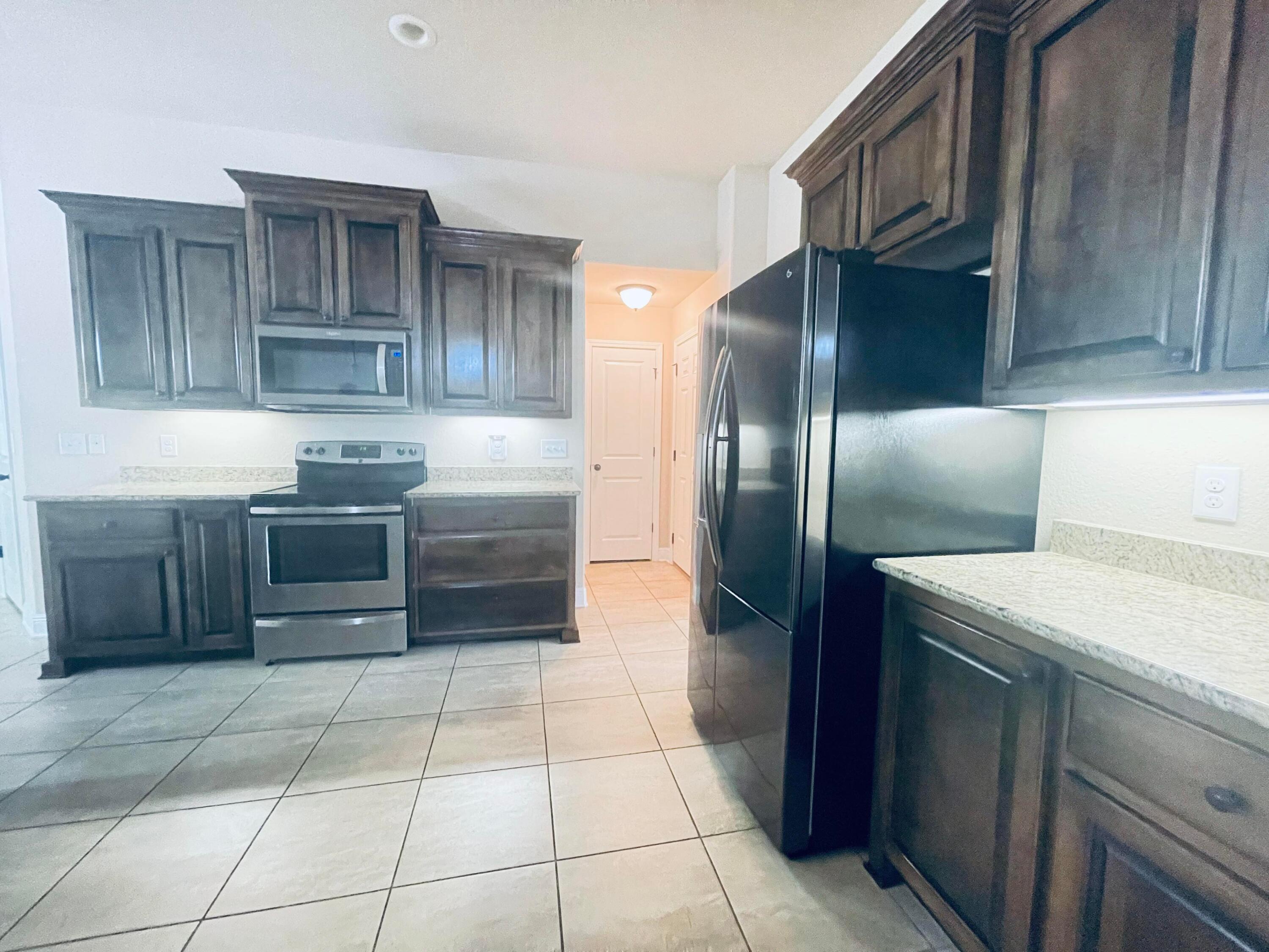 FOX VALLEY - Residential Lease
